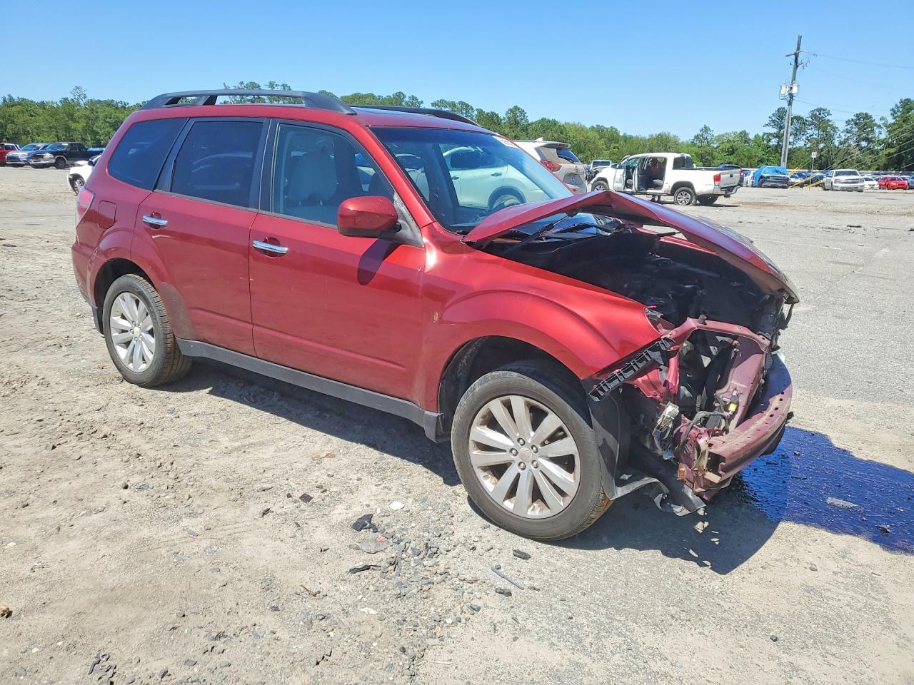 2012 Subaru Forester 2.5x Premium Red vin: JF2SHBDC2CH407732