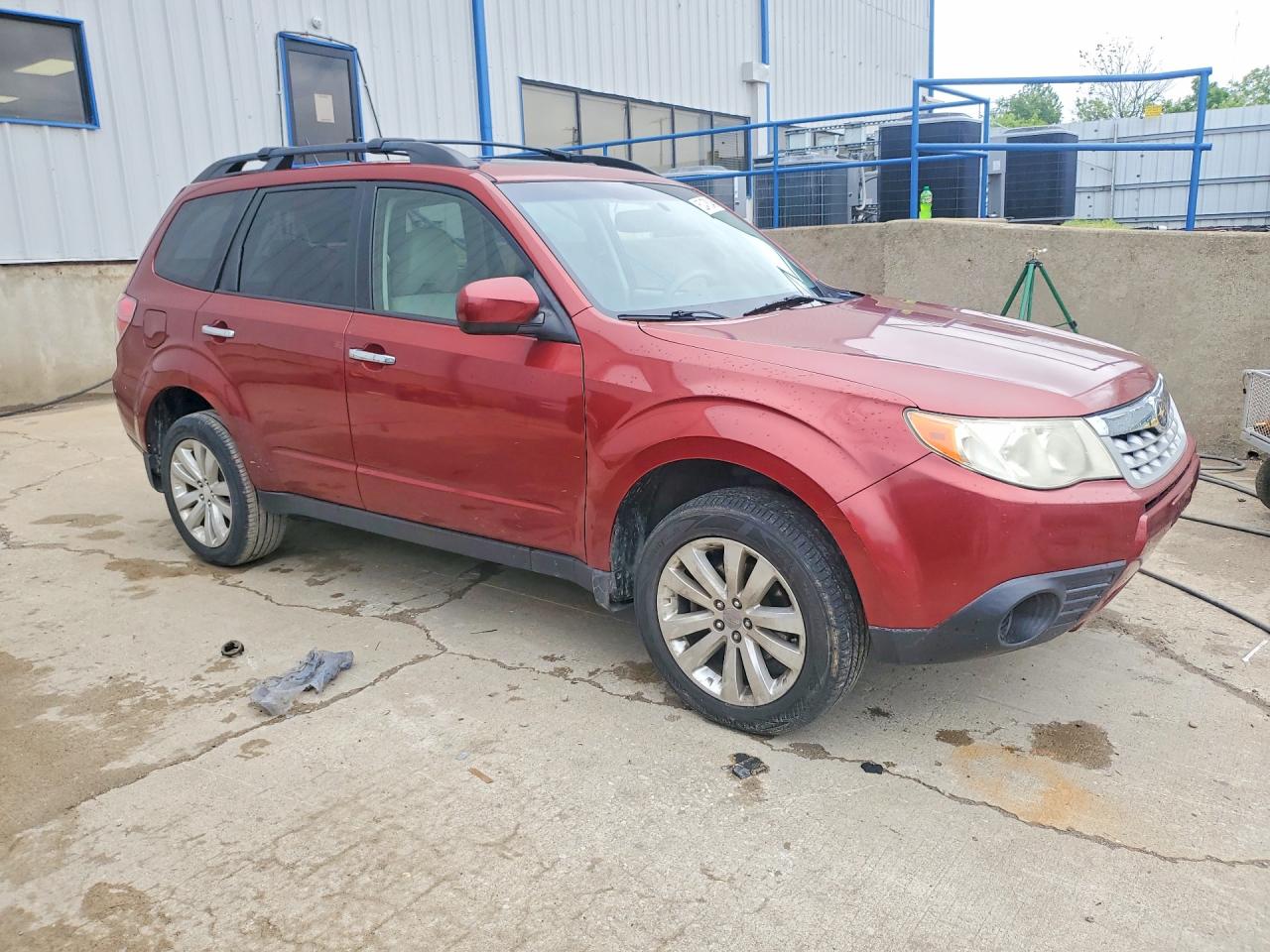 2012 Subaru Forester 2.5x Premium Burgundy vin: JF2SHBDC2CH440116