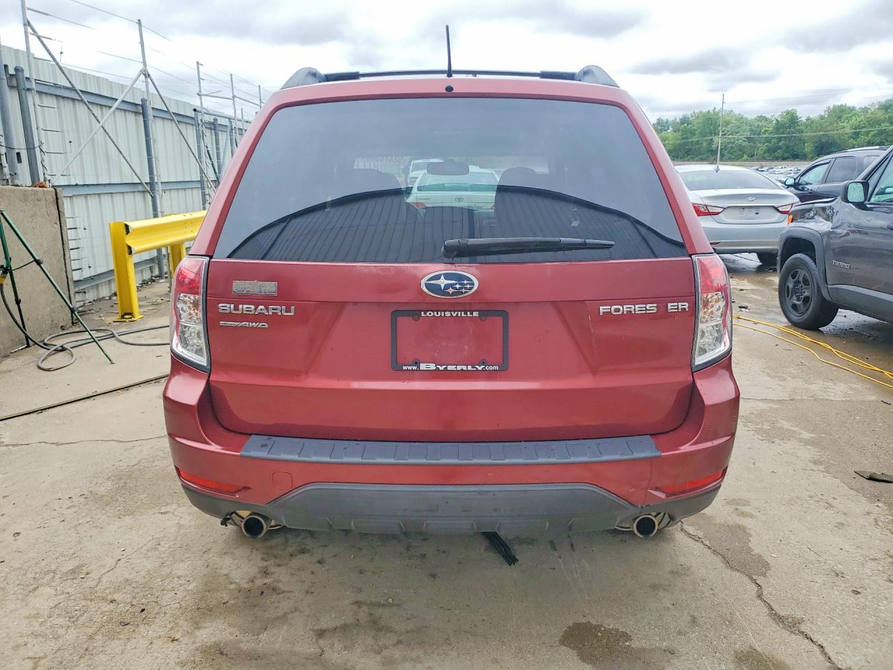2012 Subaru Forester 2.5x Premium Burgundy vin: JF2SHBDC2CH440116