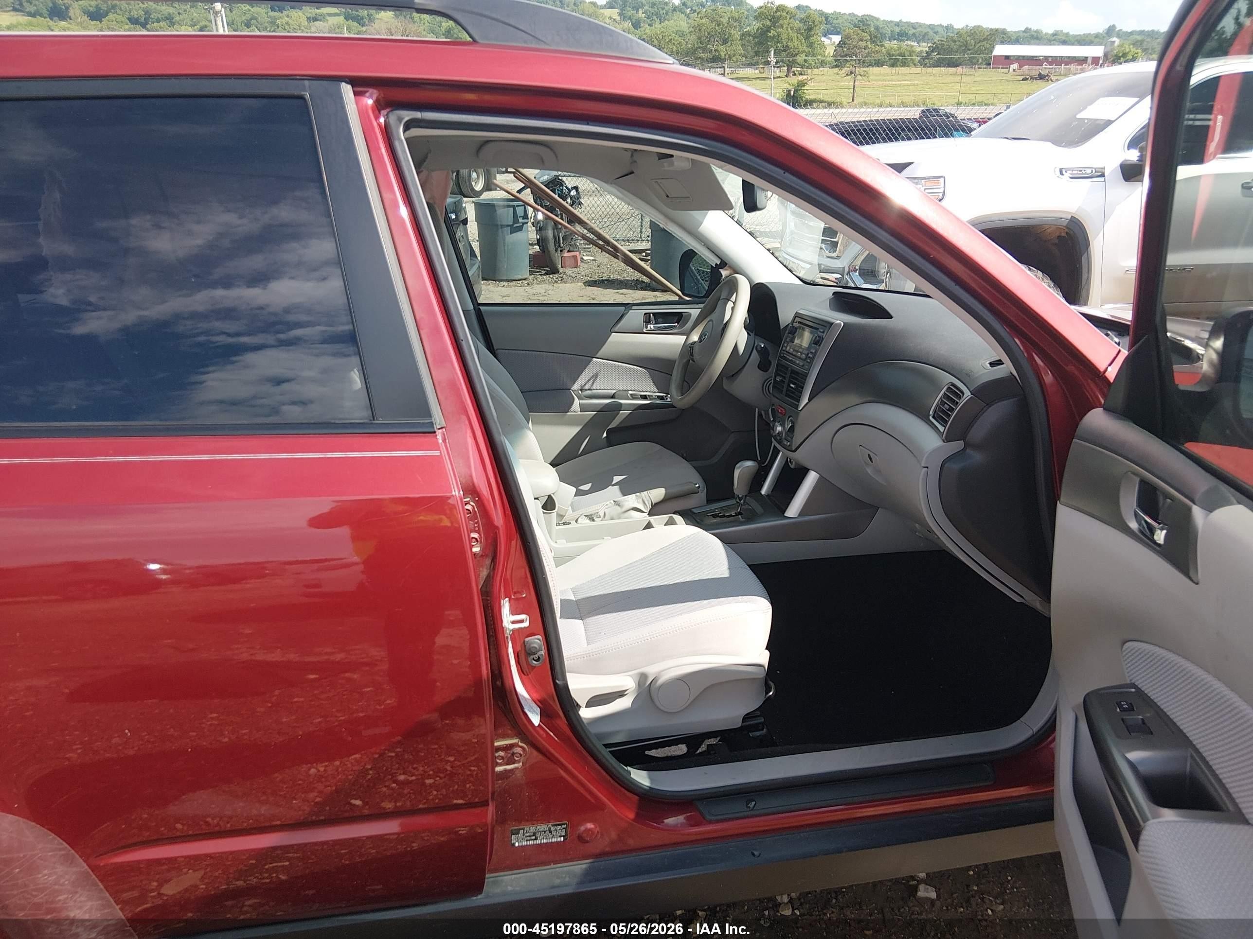 2012 Subaru Forester 2.5x Premium Red vin: JF2SHBDC2CH460611