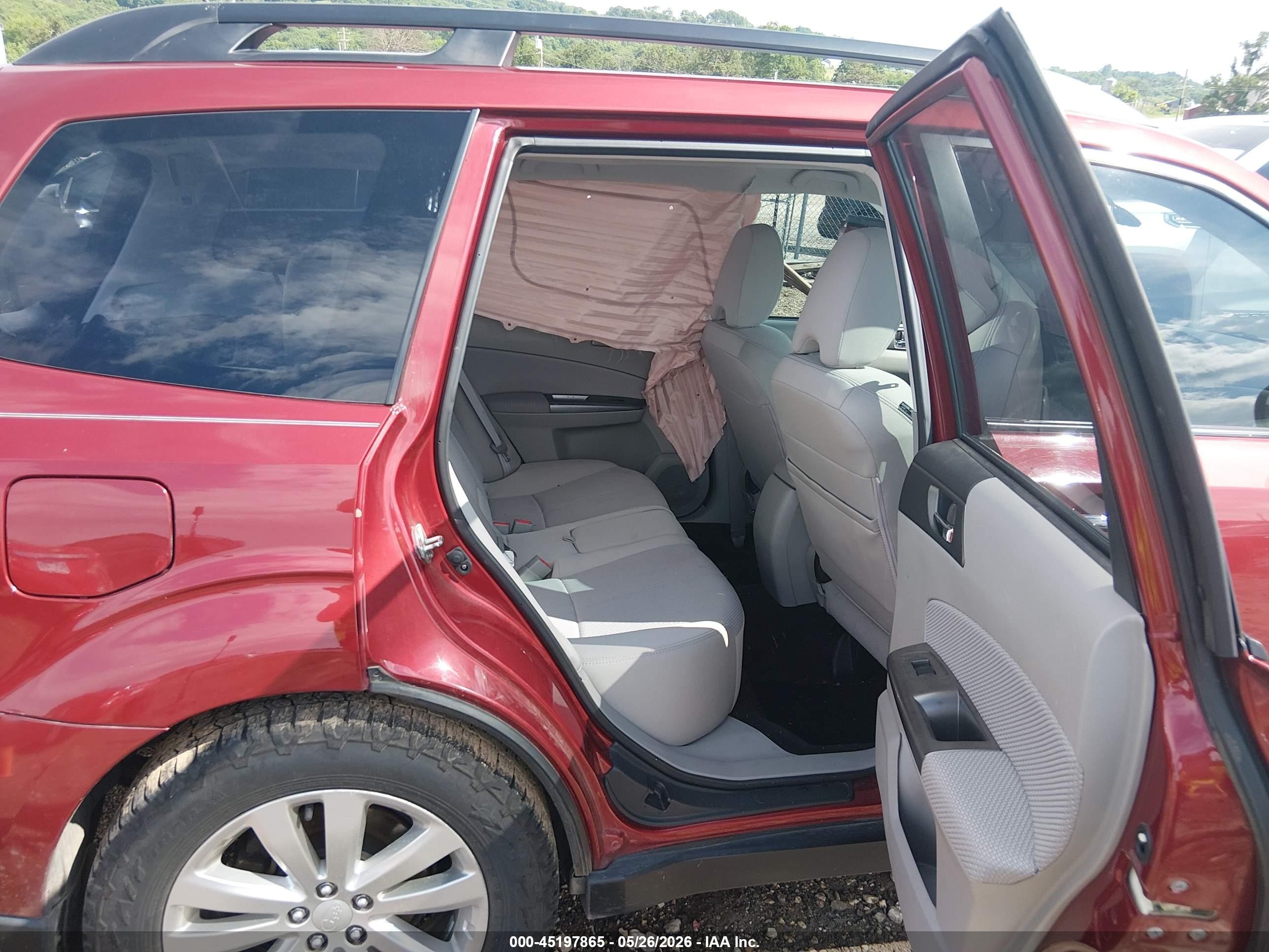 2012 Subaru Forester 2.5x Premium Red vin: JF2SHBDC2CH460611