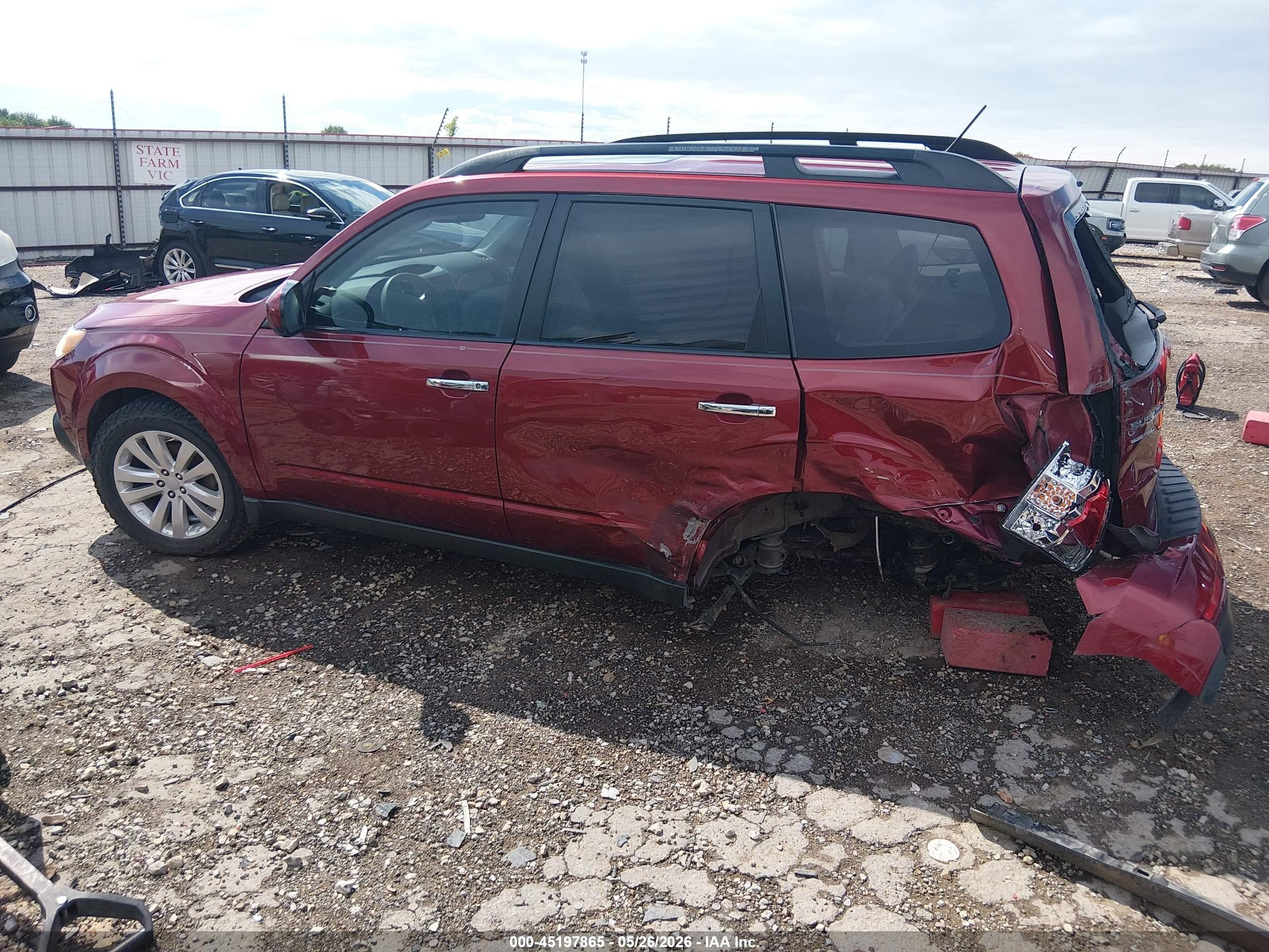 2012 Subaru Forester 2.5x Premium Red vin: JF2SHBDC2CH460611