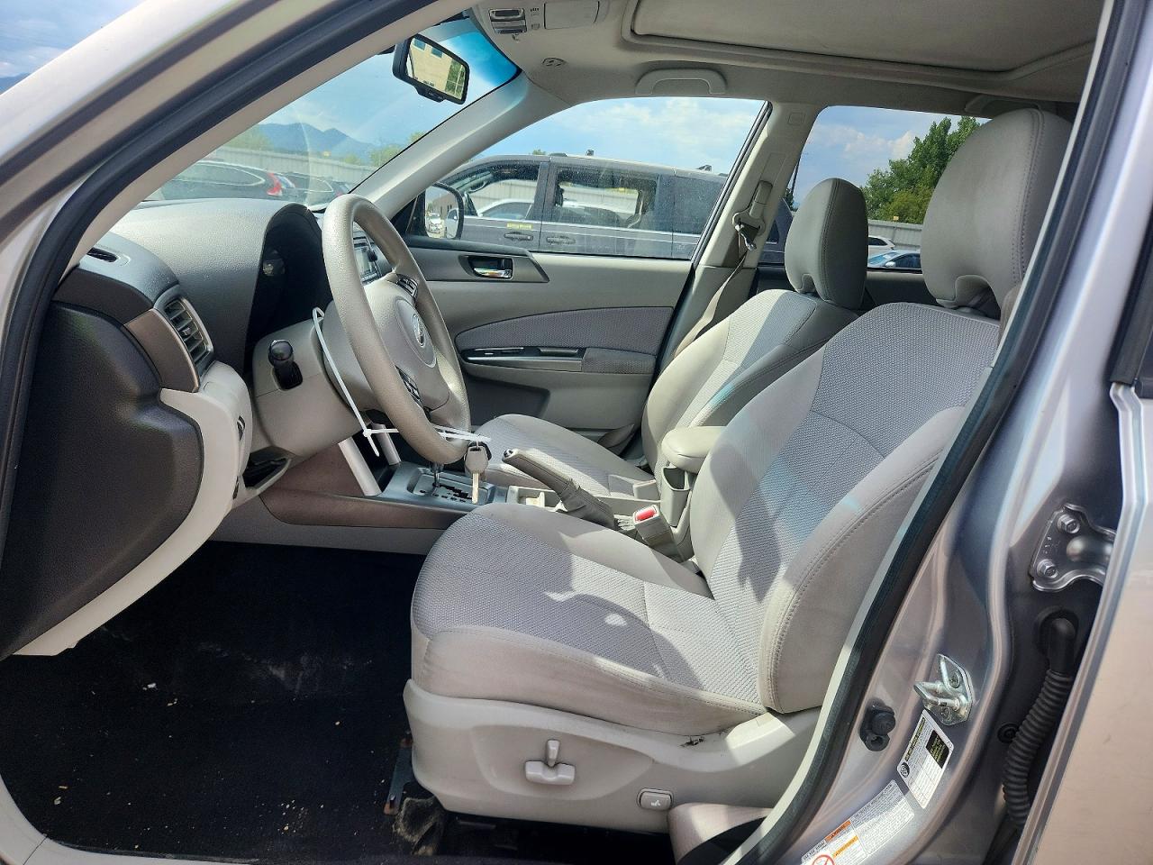 2011 Subaru Forester 2.5x Premium Silver vin: JF2SHBDC3BH730038