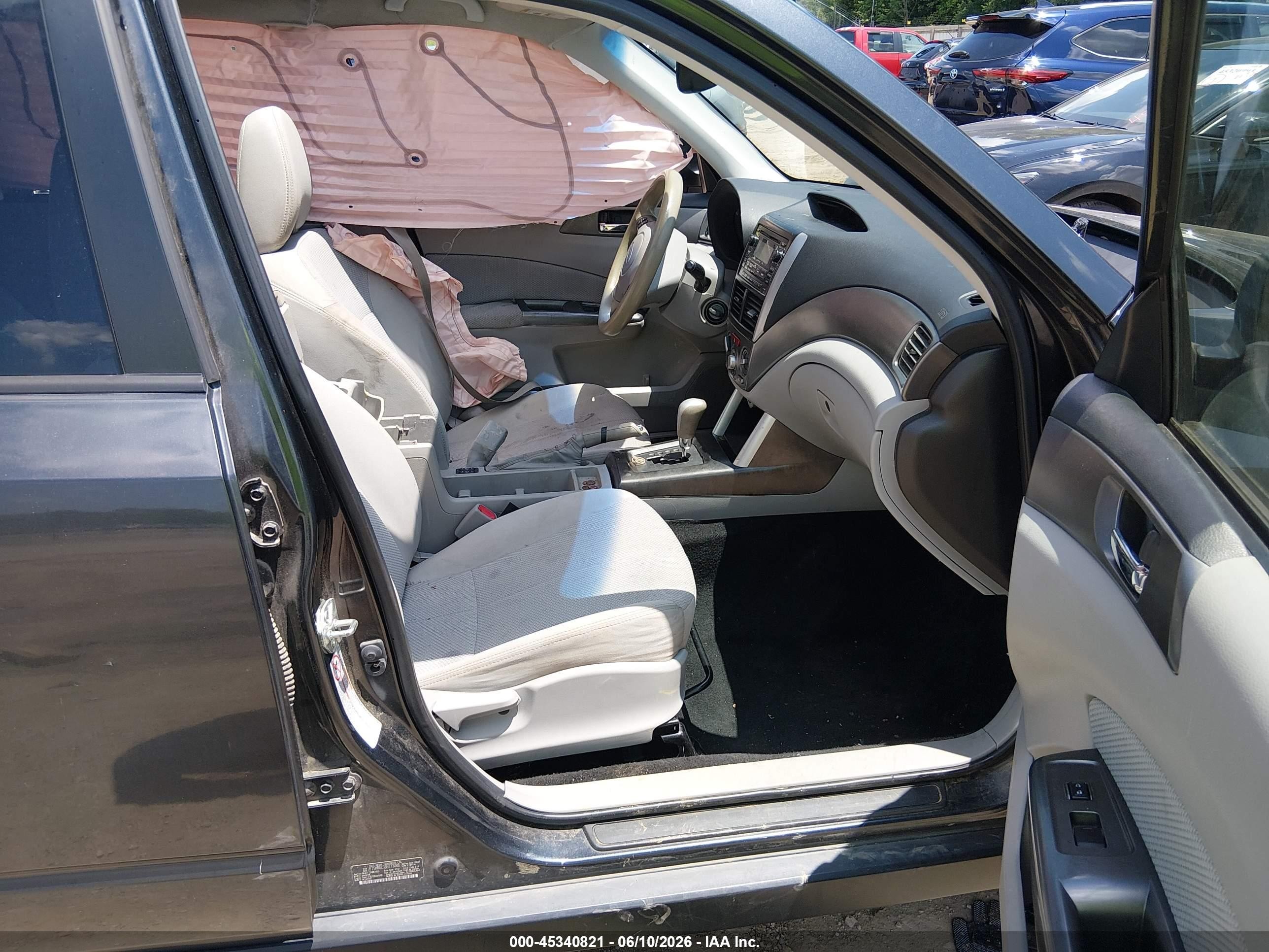 2011 Subaru Forester 2.5x Premium Silver vin: JF2SHBDC3BH773486
