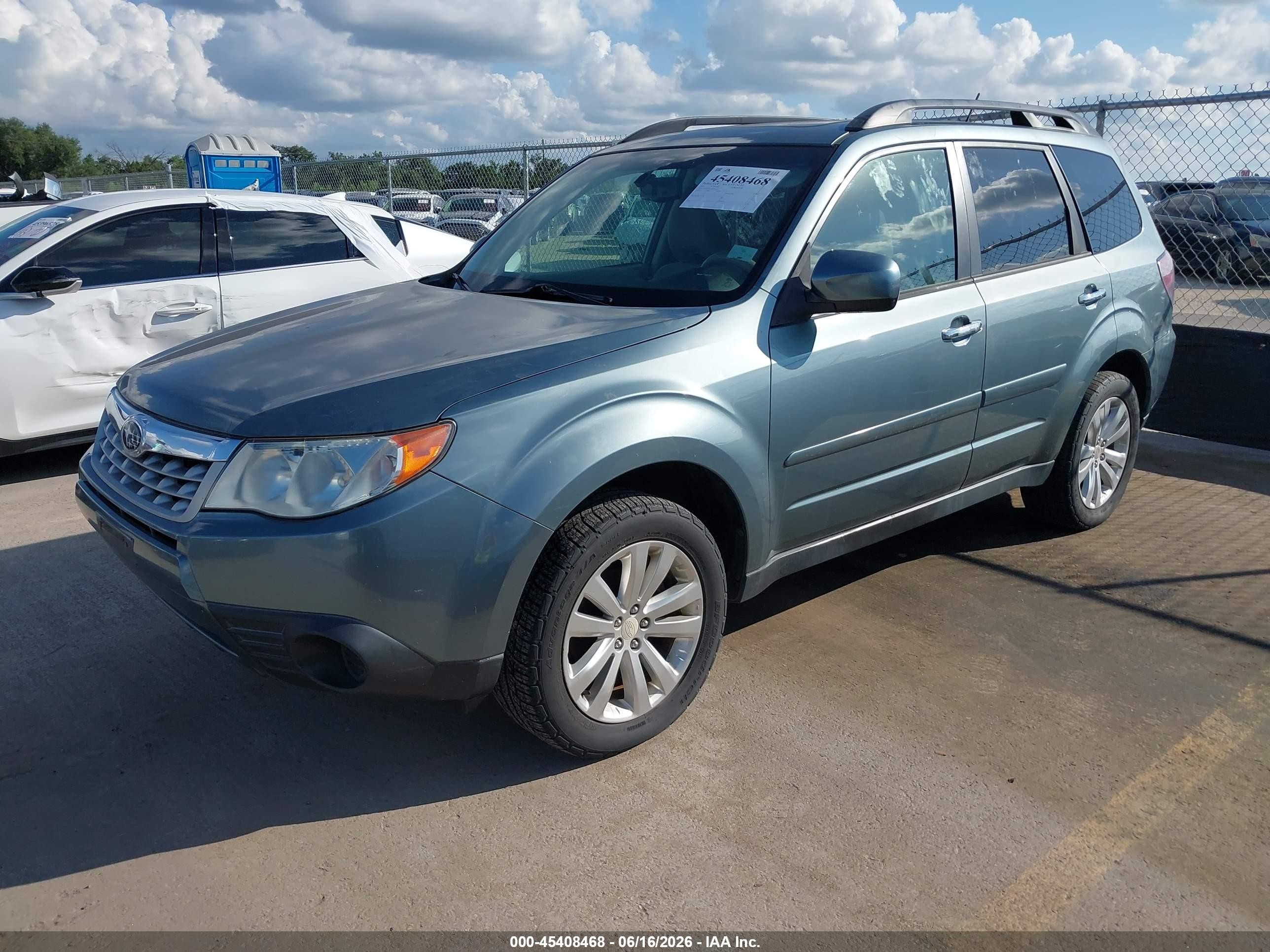 2011 Subaru Forester 2.5x Premium Light Blue vin: JF2SHBDC3BH779711