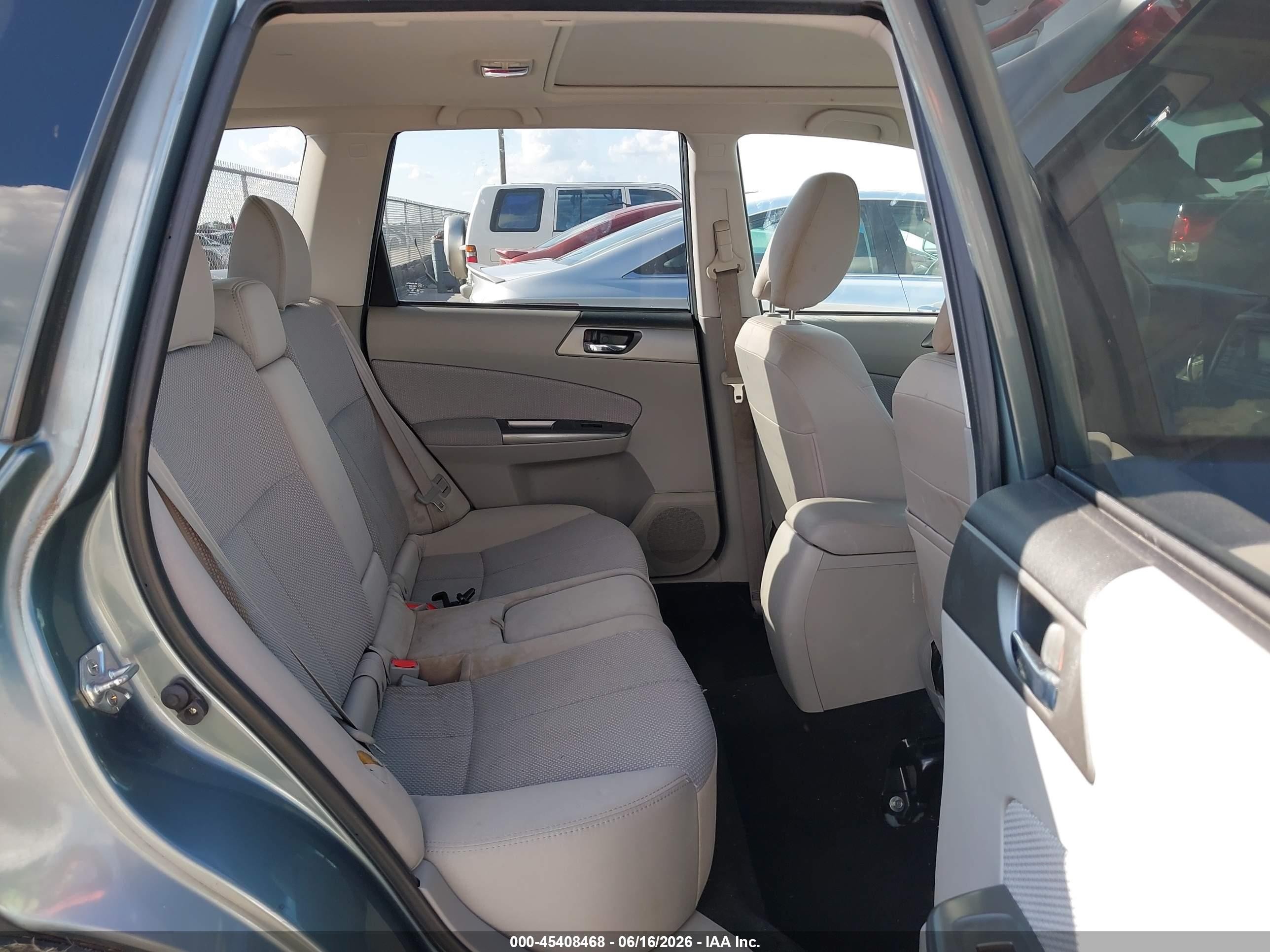 2011 Subaru Forester 2.5x Premium Light Blue vin: JF2SHBDC3BH779711