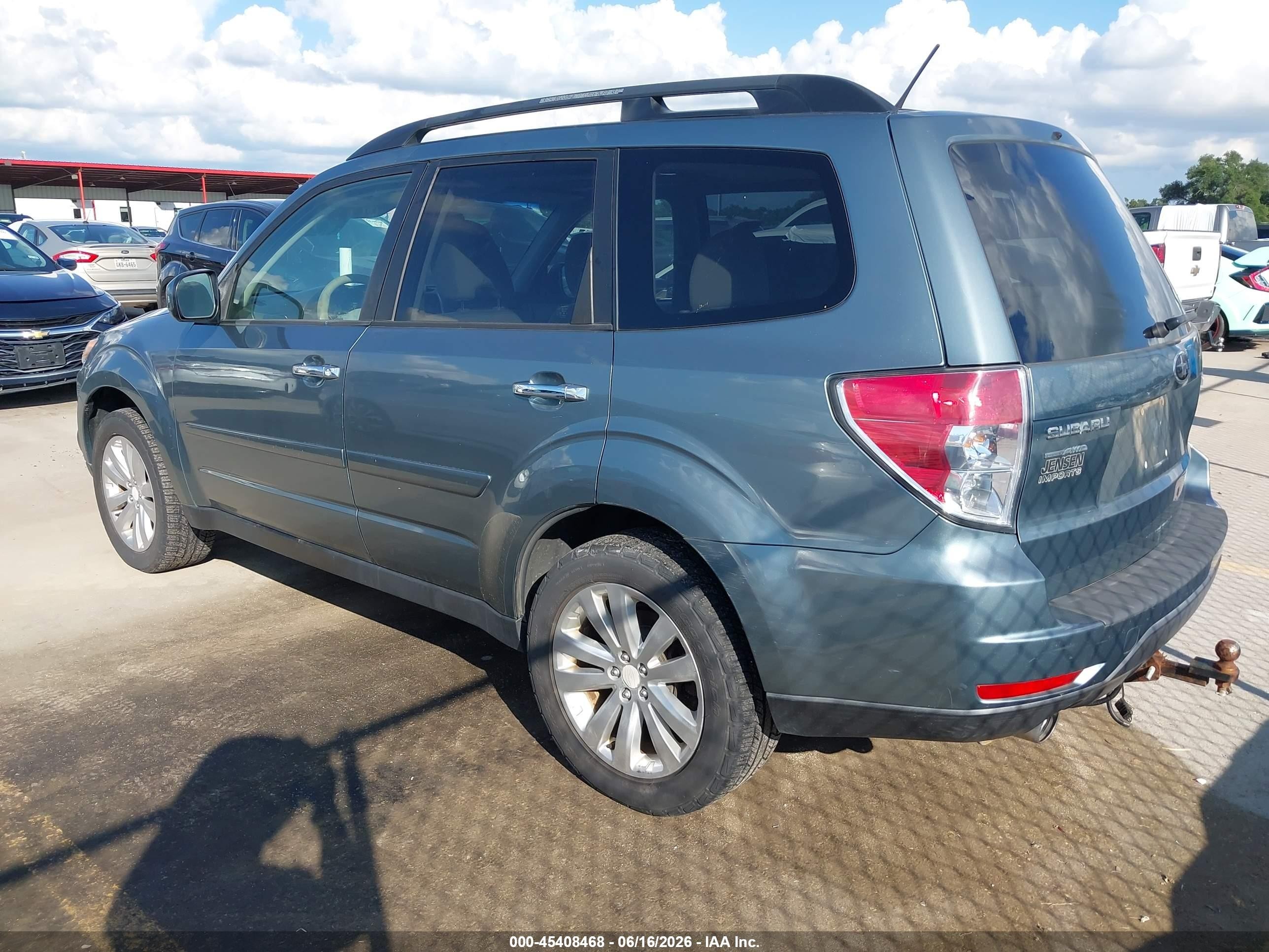 2011 Subaru Forester 2.5x Premium Light Blue vin: JF2SHBDC3BH779711