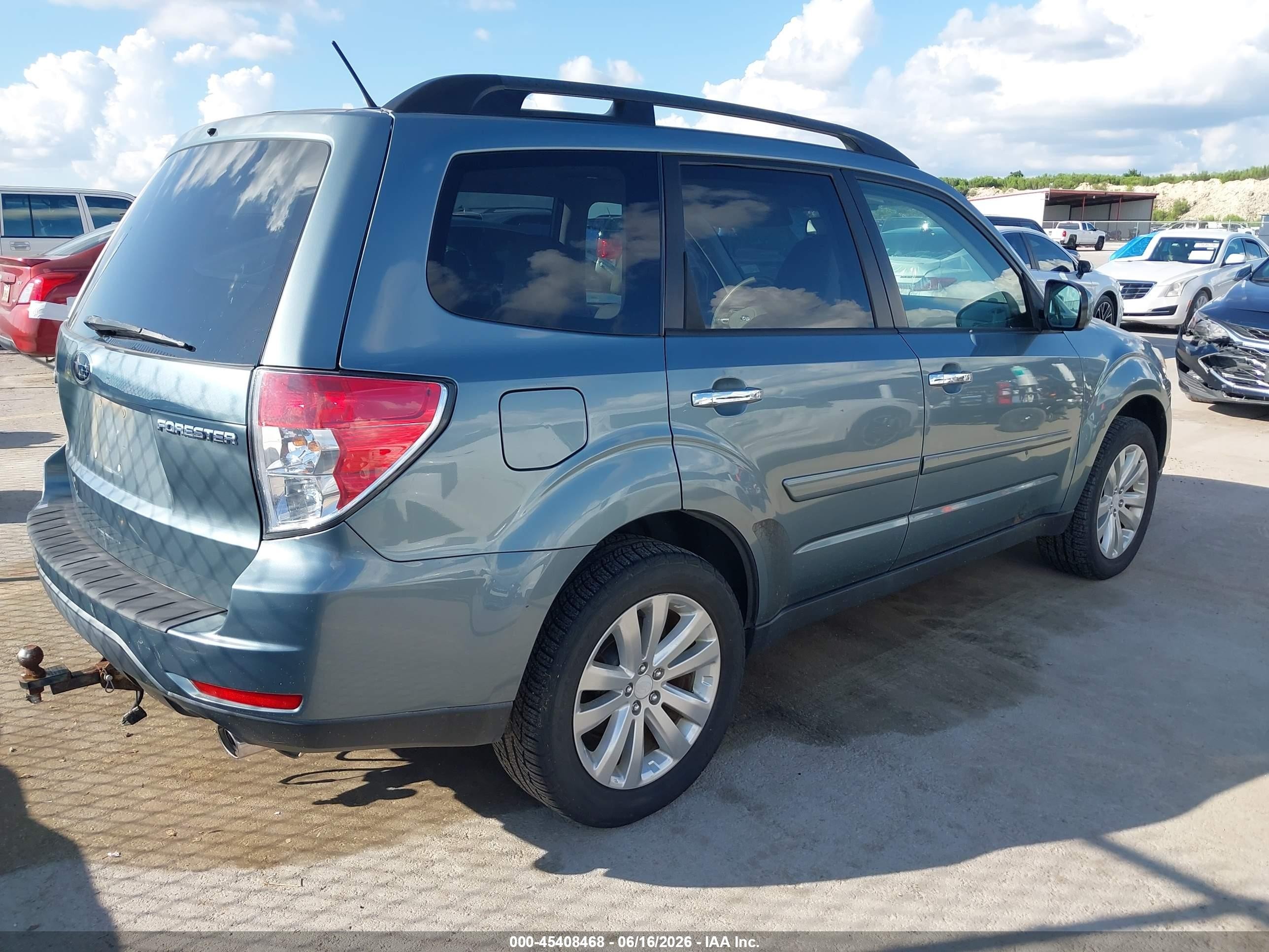 2011 Subaru Forester 2.5x Premium Light Blue vin: JF2SHBDC3BH779711