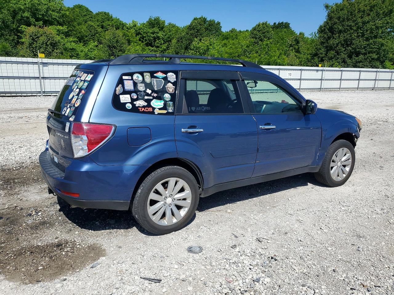 2012 Subaru Forester 2.5x Premium Blue vin: JF2SHBDC3CG403954