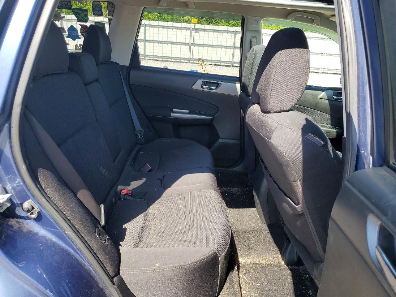 2012 Subaru Forester 2.5x Premium Blue vin: JF2SHBDC3CG403954
