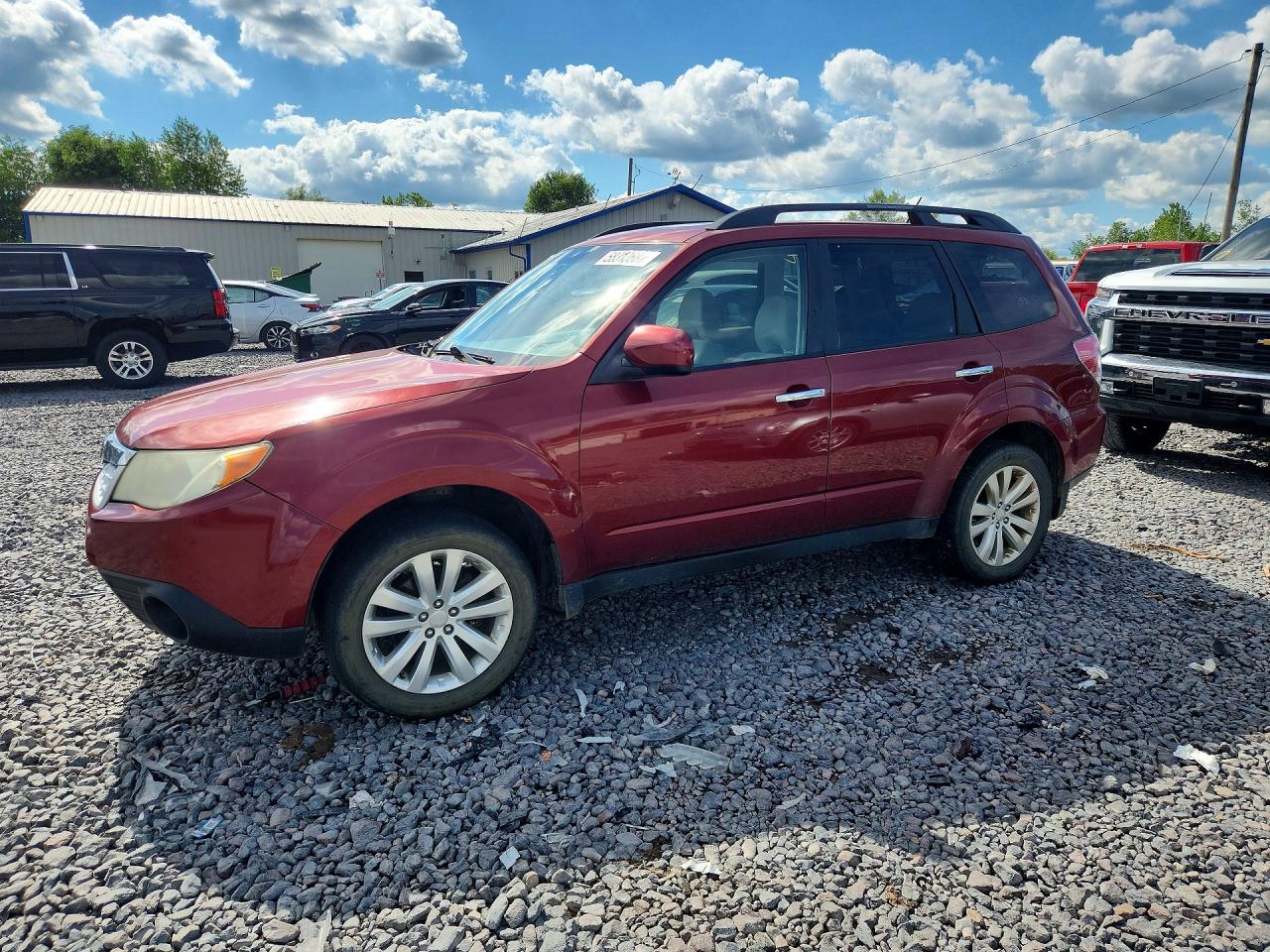 2012 Subaru Forester 2.5x Premium Burgundy vin: JF2SHBDC3CH460732