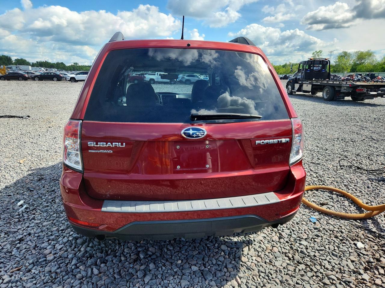 2012 Subaru Forester 2.5x Premium Burgundy vin: JF2SHBDC3CH460732