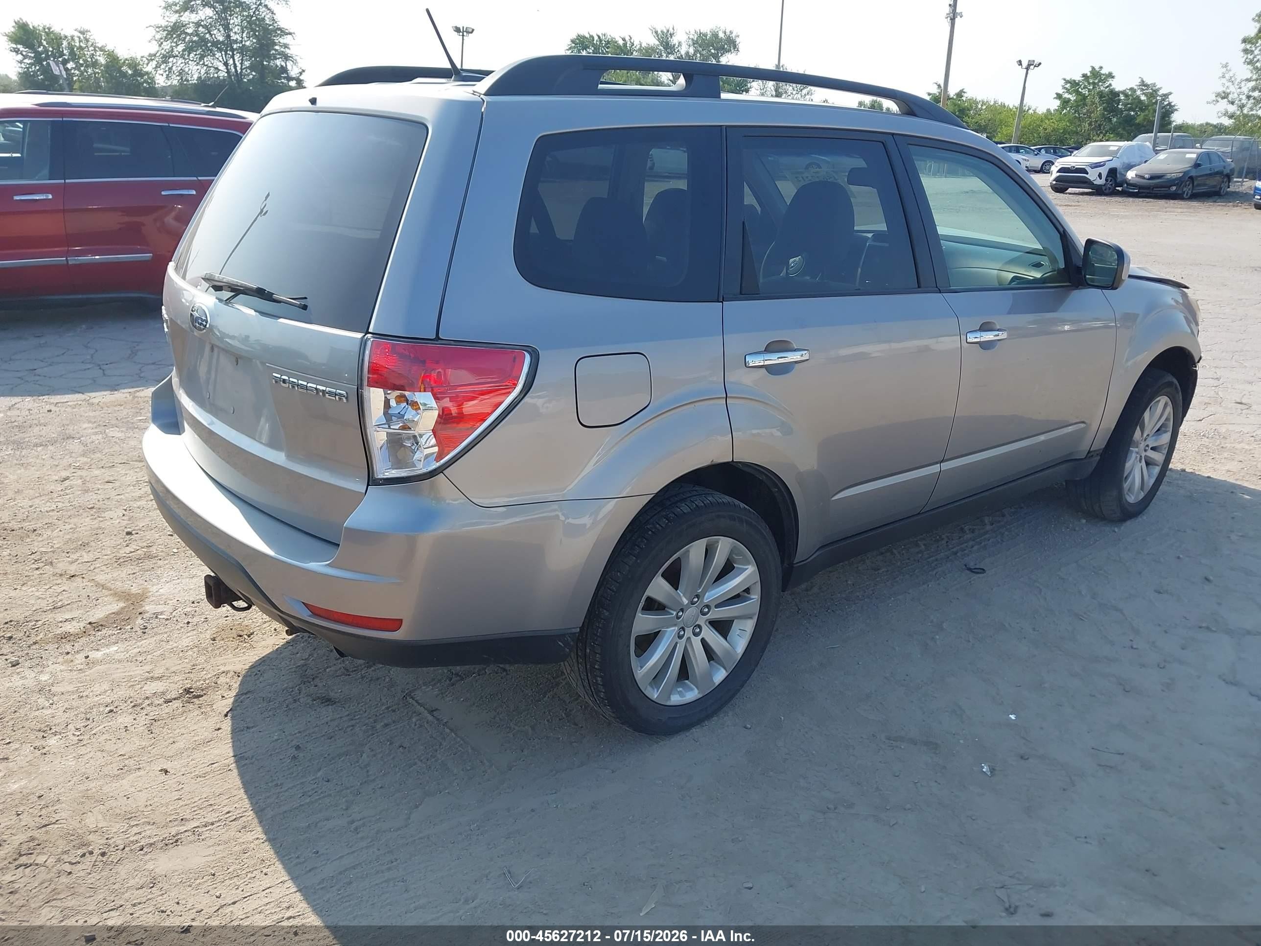 2011 Subaru Forester 2.5x Premium Gray vin: JF2SHBDC4BG776886