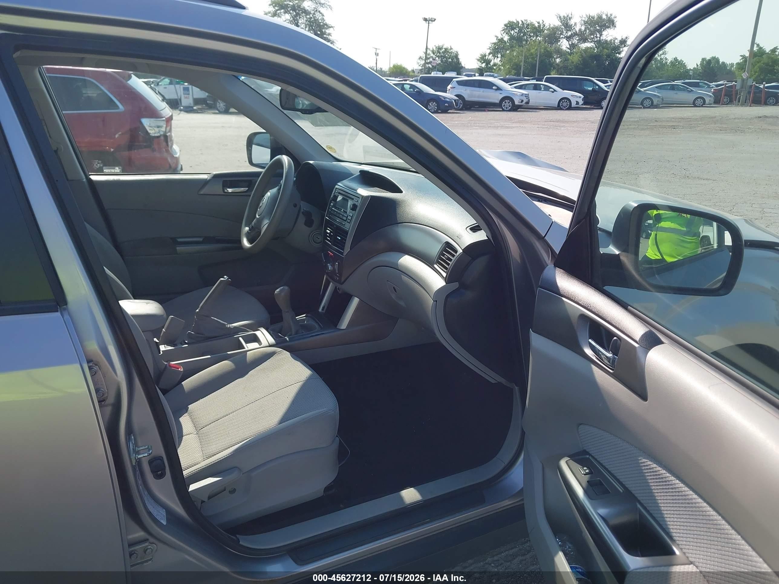 2011 Subaru Forester 2.5x Premium Gray vin: JF2SHBDC4BG776886
