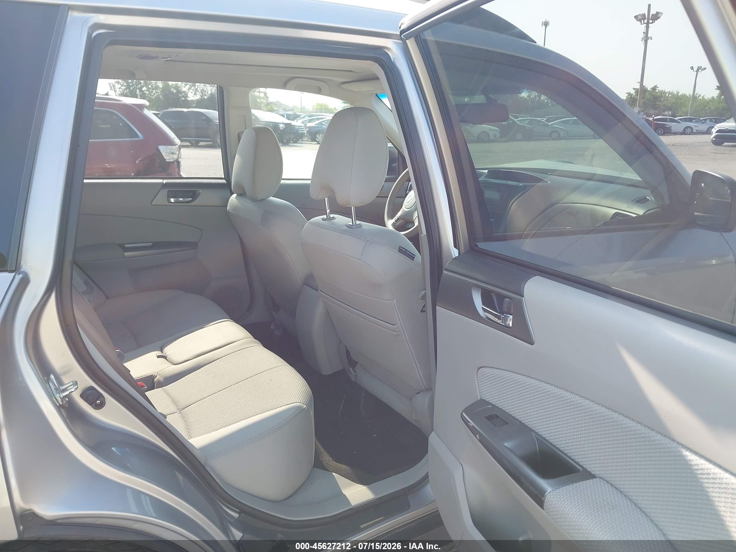 2011 Subaru Forester 2.5x Premium Gray vin: JF2SHBDC4BG776886