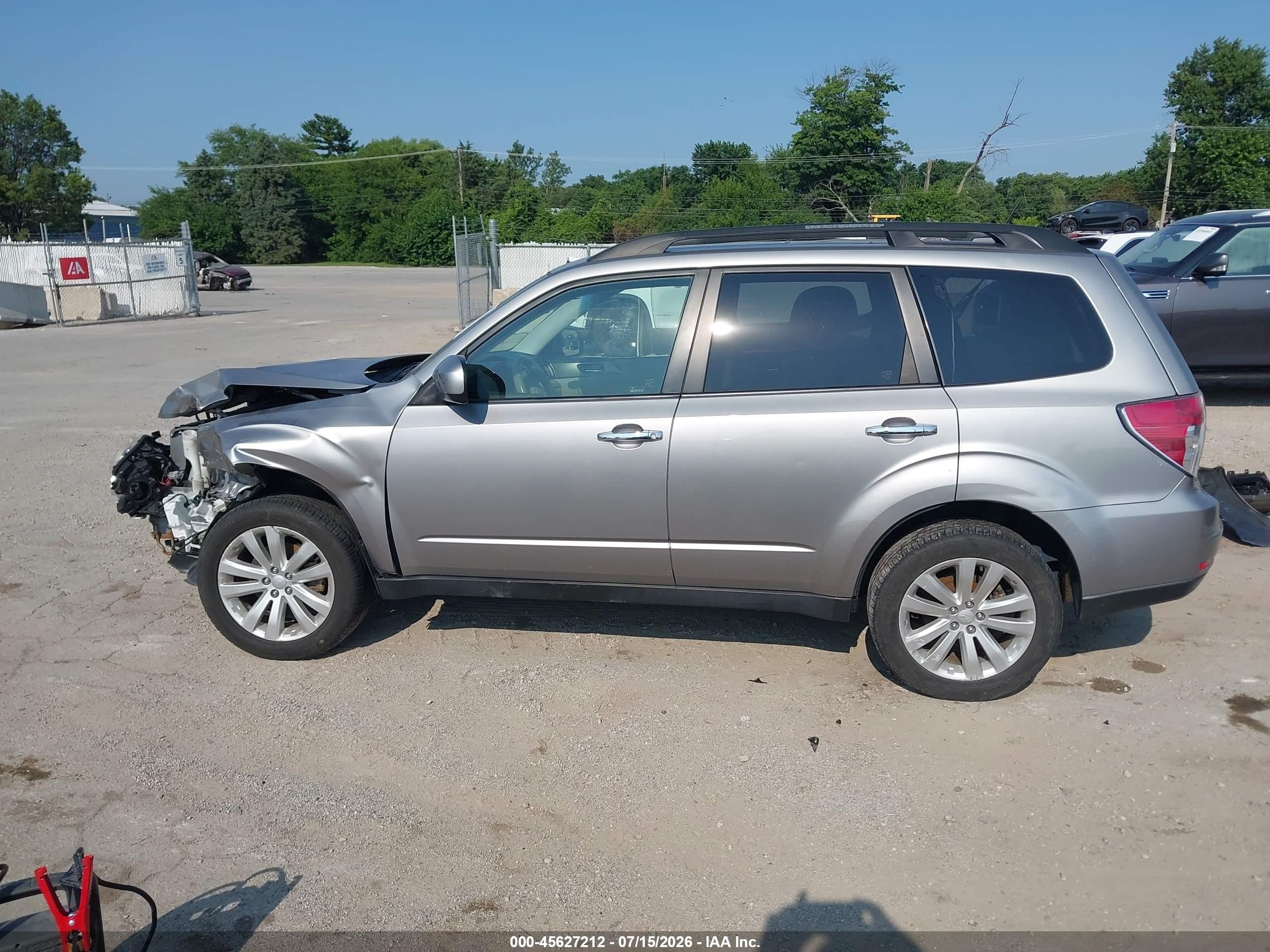 2011 Subaru Forester 2.5x Premium Gray vin: JF2SHBDC4BG776886