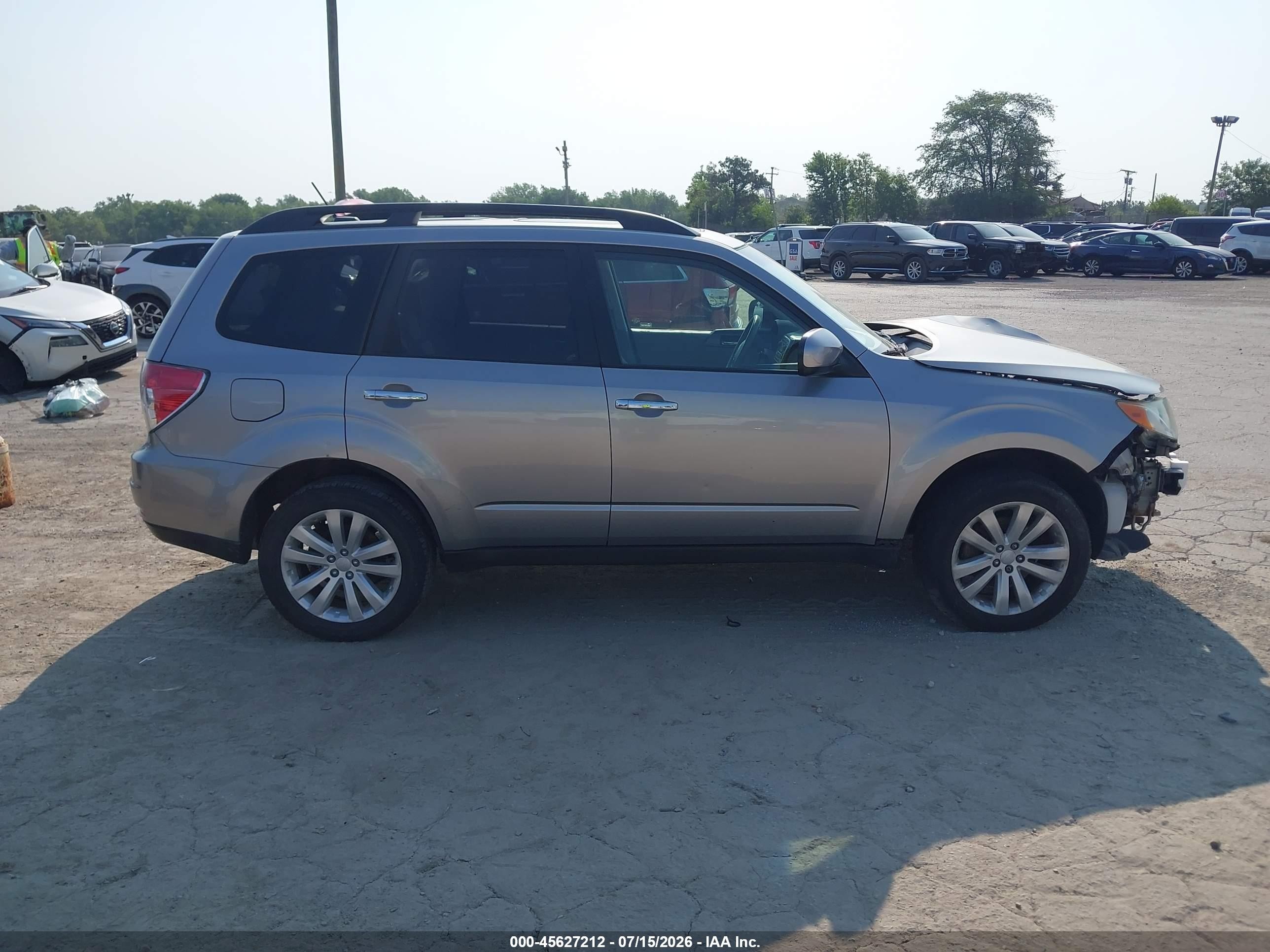 2011 Subaru Forester 2.5x Premium Gray vin: JF2SHBDC4BG776886