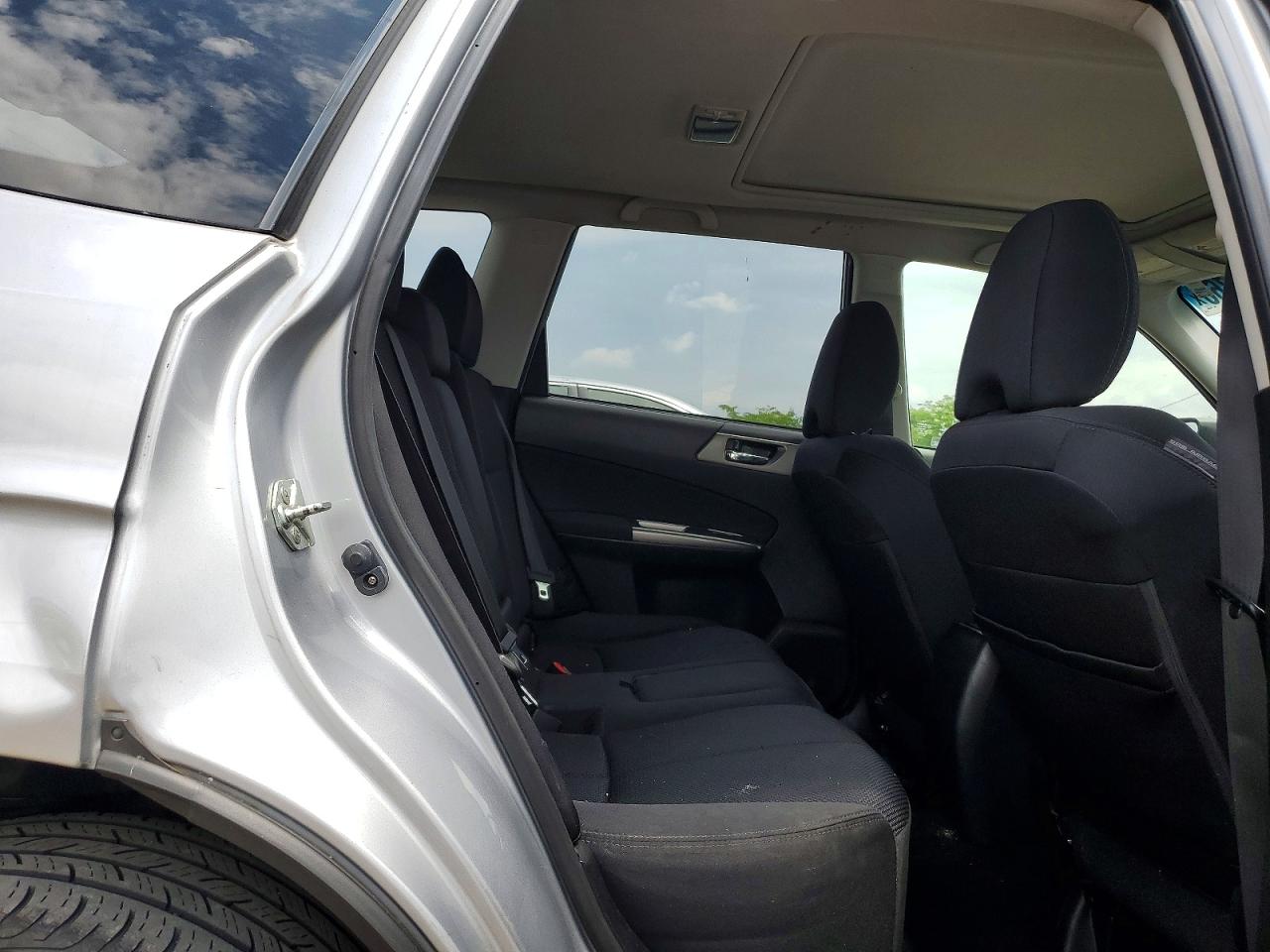 2012 Subaru Forester 2.5x Premium Silver vin: JF2SHBDC4CH433460