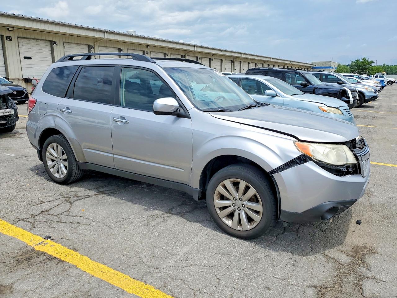 2012 Subaru Forester 2.5x Premium Silver vin: JF2SHBDC4CH433460