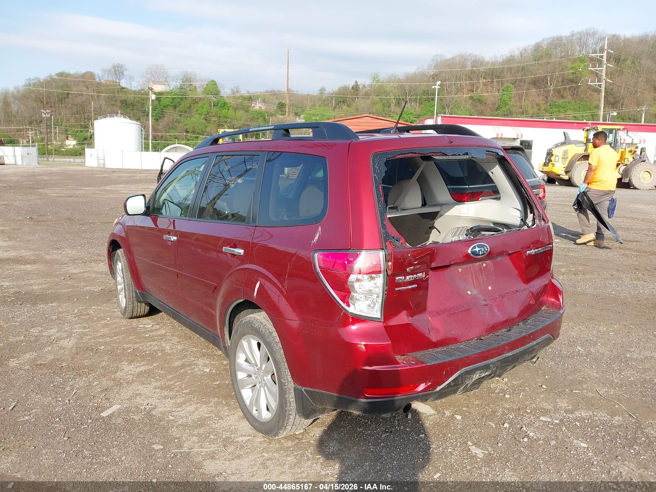 2012 Subaru Forester 2.5x Premium Red vin: JF2SHBDC4CH456480