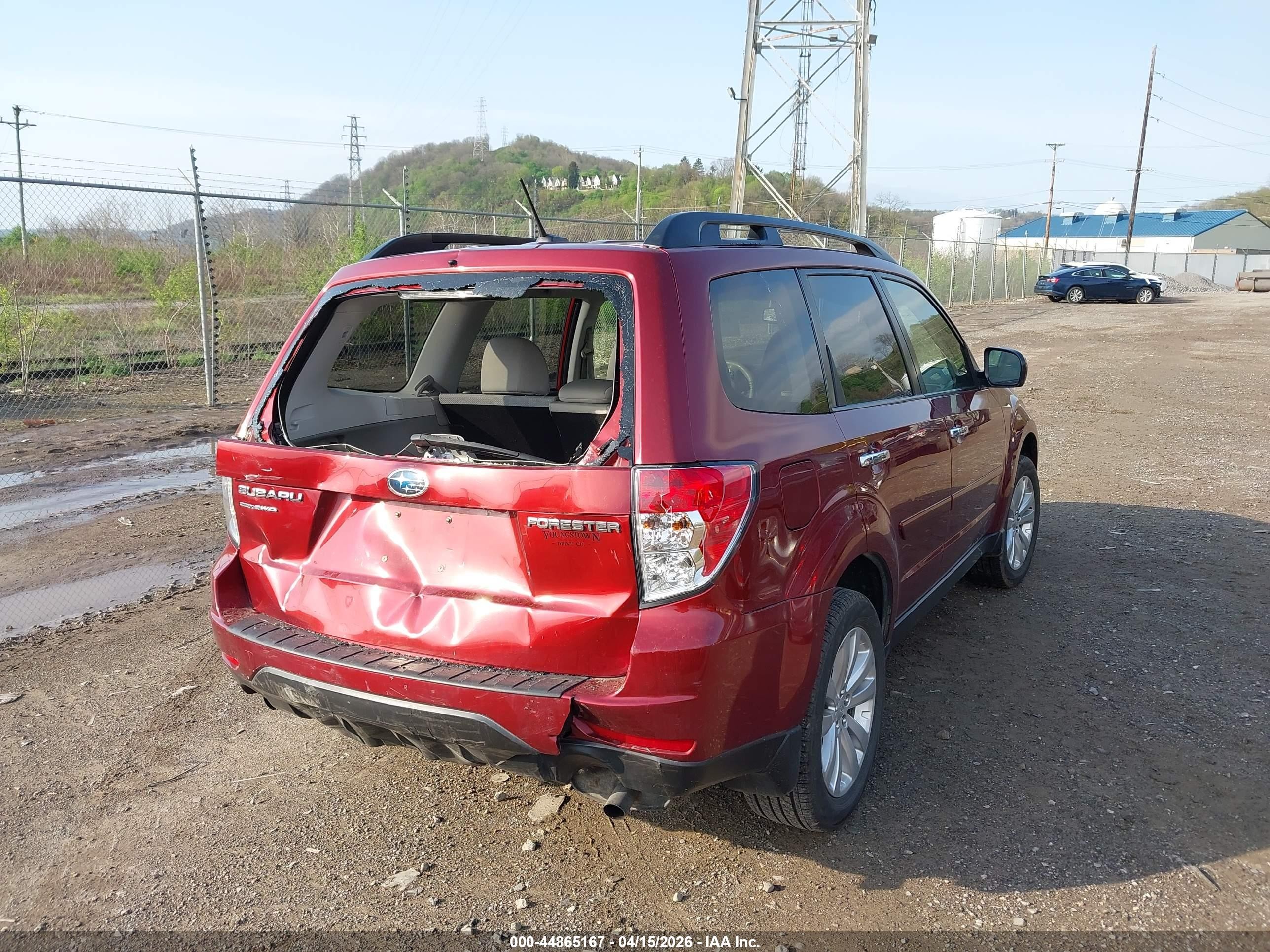 2012 Subaru Forester 2.5x Premium Red vin: JF2SHBDC4CH456480
