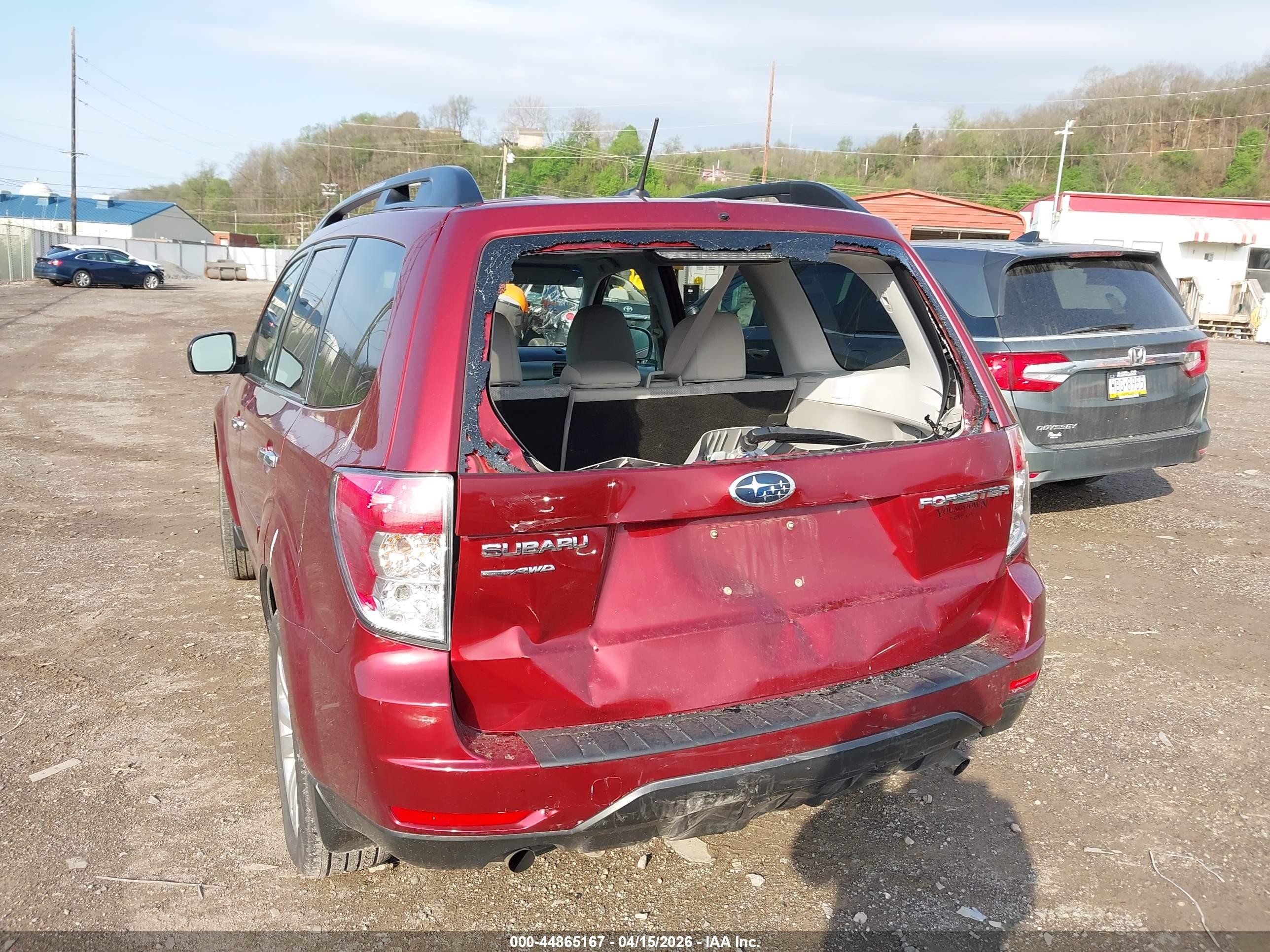 2012 Subaru Forester 2.5x Premium Red vin: JF2SHBDC4CH456480