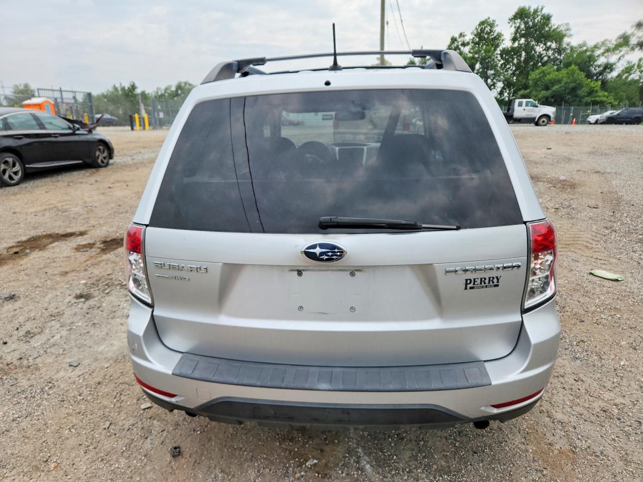 2011 Subaru Forester 2.5x Premium Silver vin: JF2SHBDC5BH701253