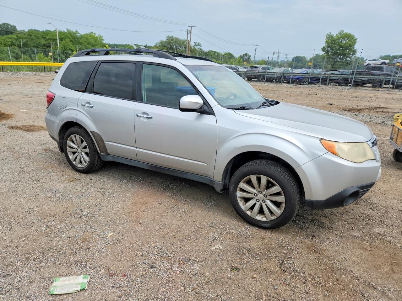2011 Subaru Forester 2.5x Premium Silver vin: JF2SHBDC5BH701253