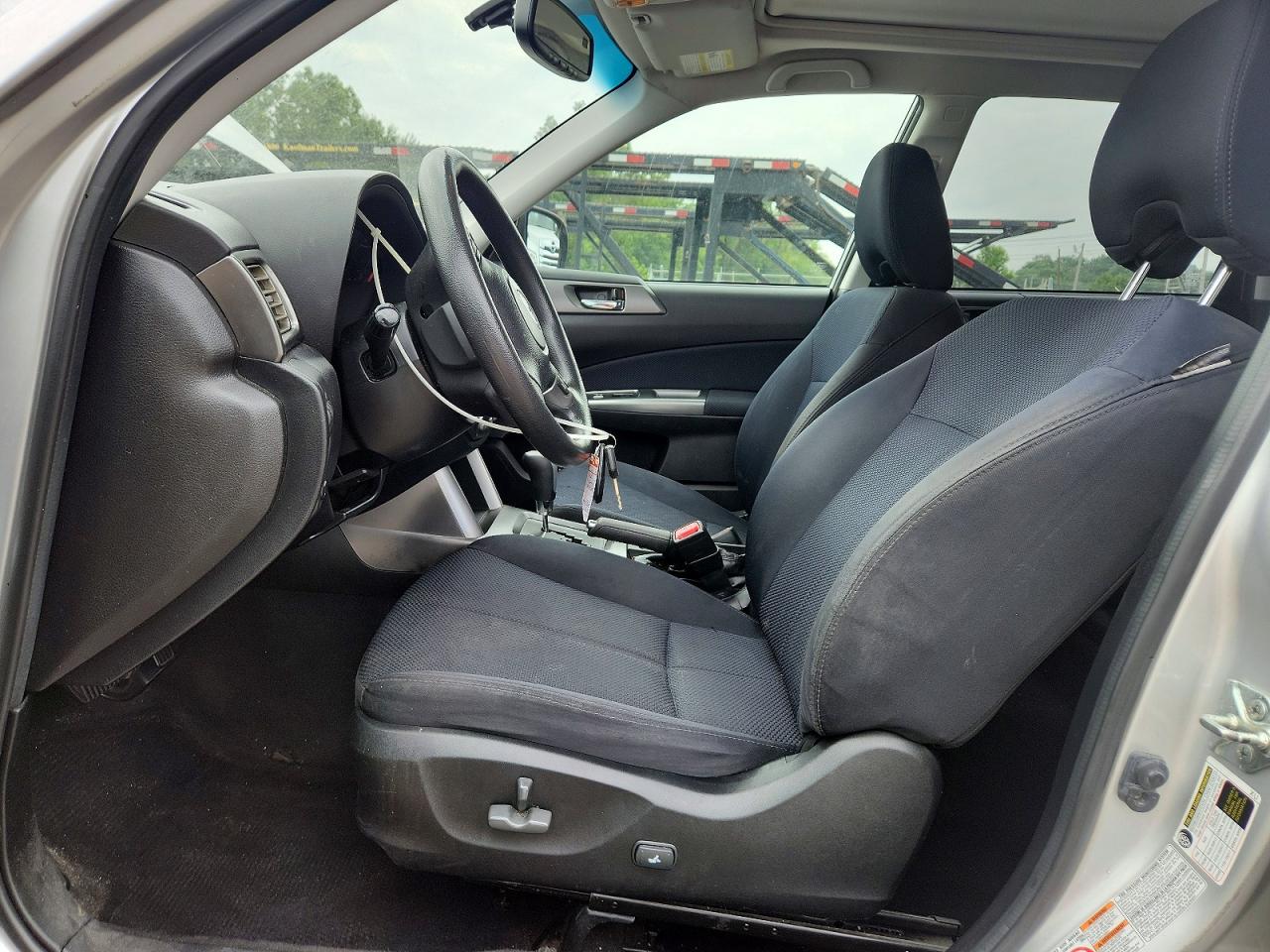 2011 Subaru Forester 2.5x Premium Silver vin: JF2SHBDC5BH701253