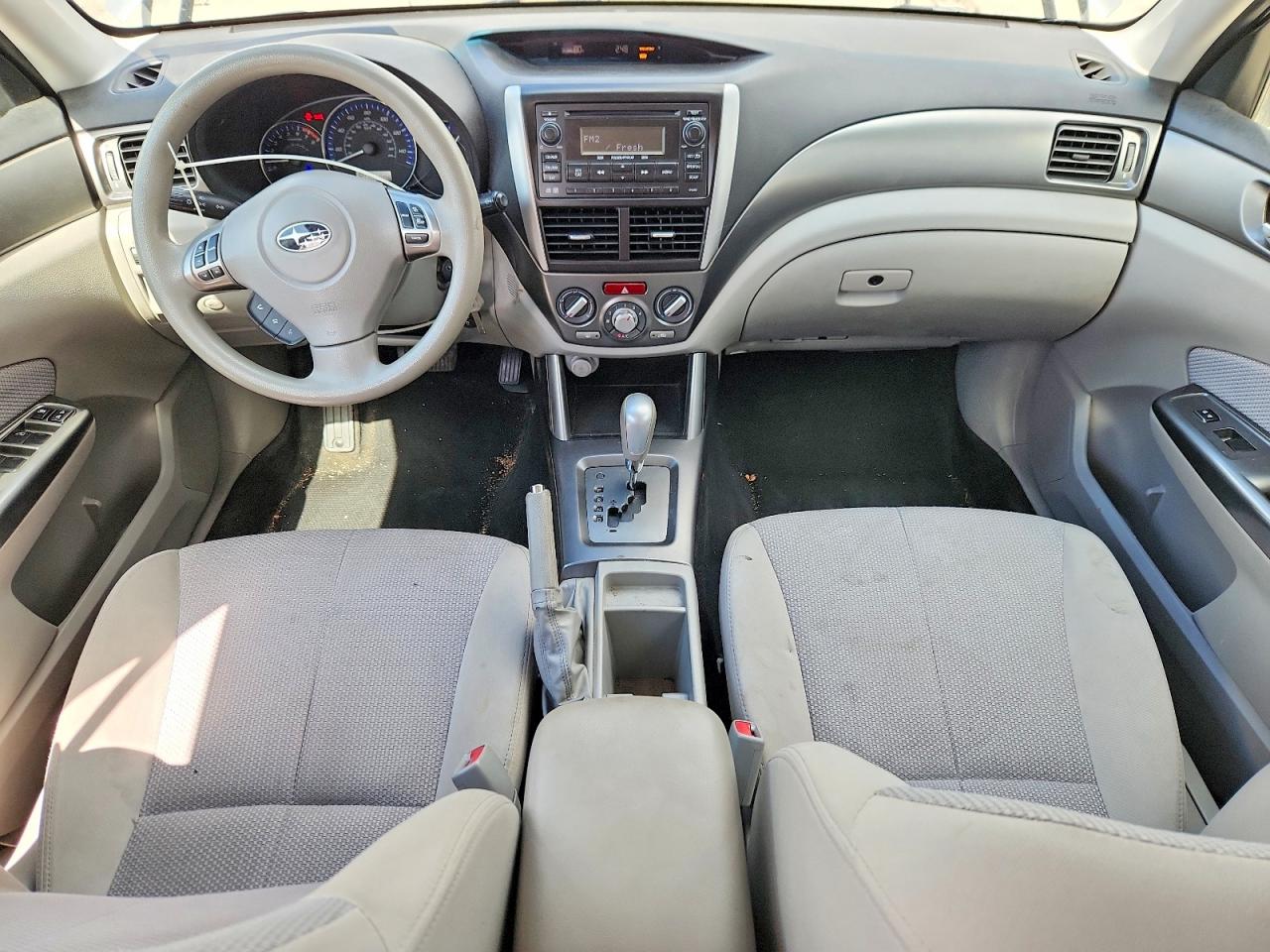 2011 Subaru Forester 2.5x Premium Серебряный vin: JF2SHBDC5BH733331