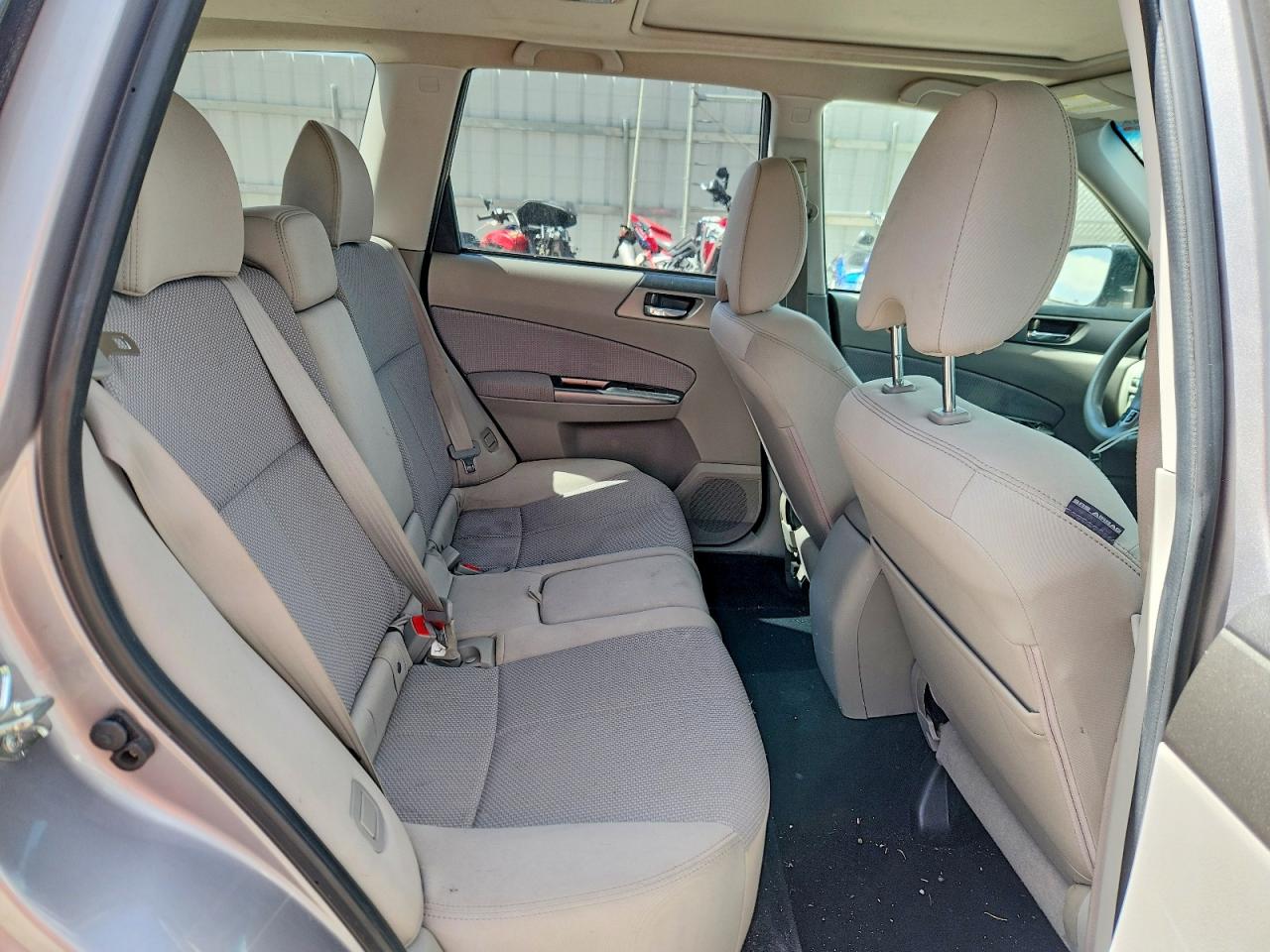 2011 Subaru Forester 2.5x Premium Серебряный vin: JF2SHBDC5BH733331