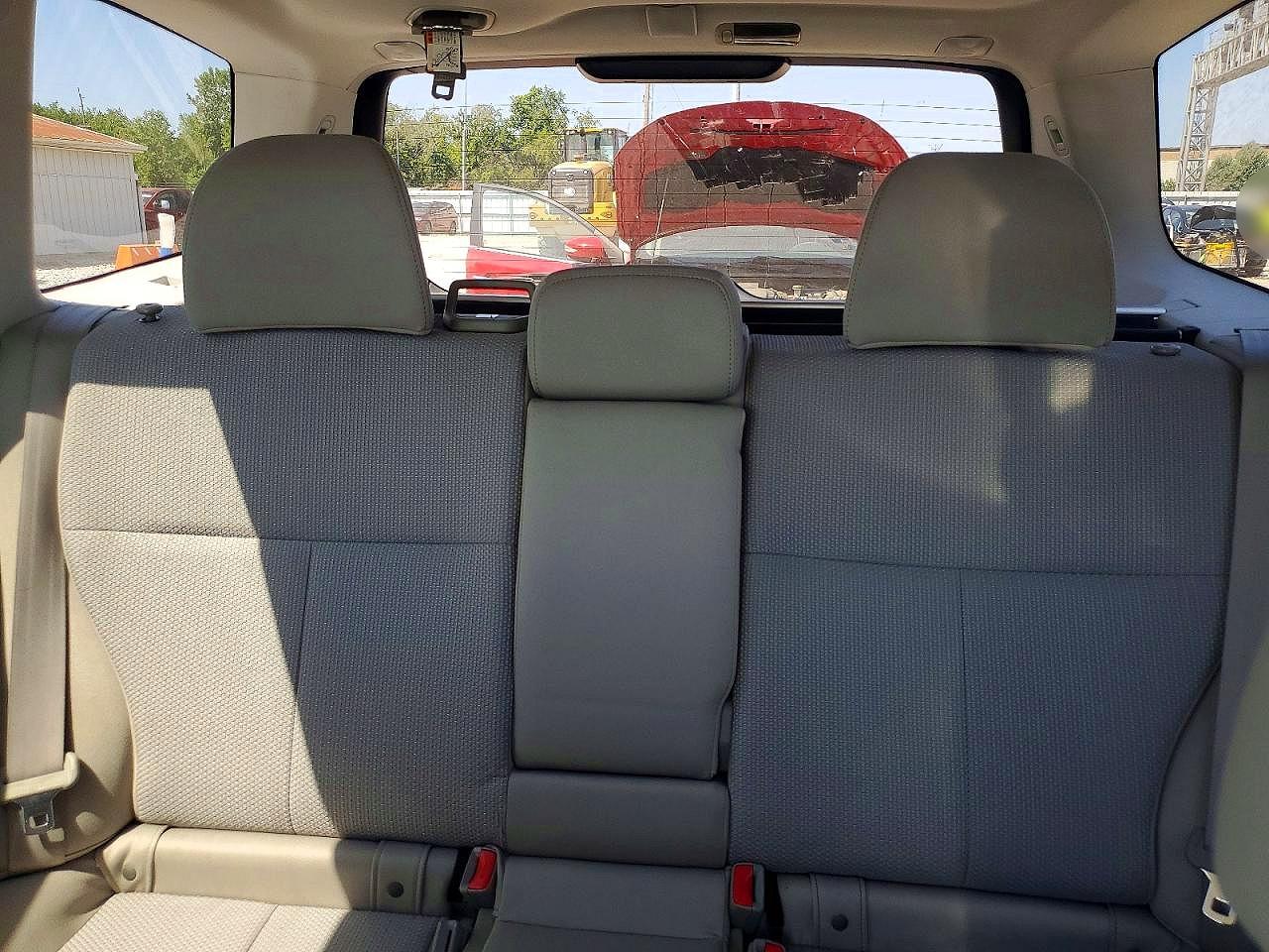 2011 Subaru Forester 2.5x Premium Gray vin: JF2SHBDC5BH748587