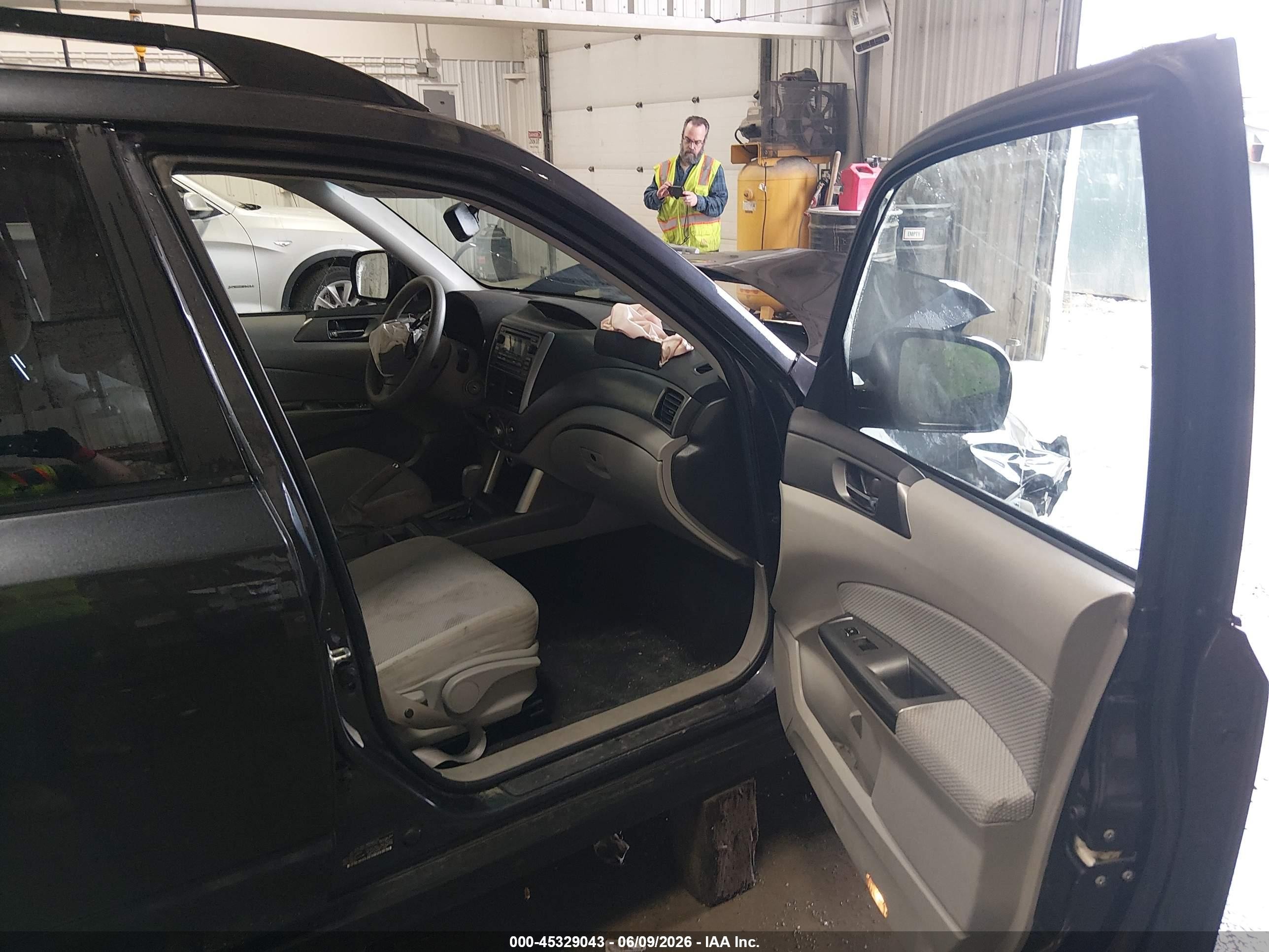 2012 Subaru Forester 2.5x Premium Black vin: JF2SHBDC5CH429305