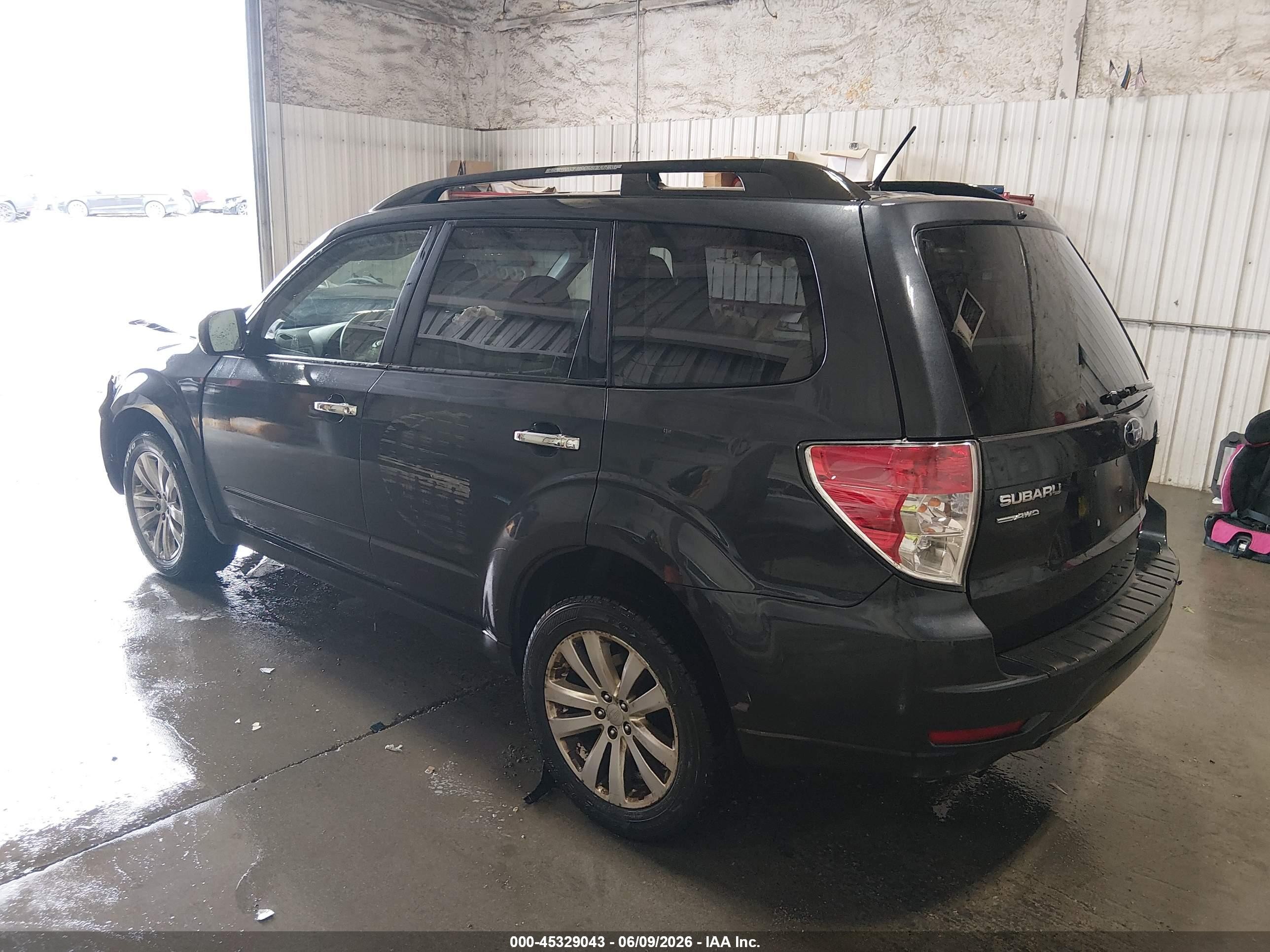 2012 Subaru Forester 2.5x Premium Black vin: JF2SHBDC5CH429305