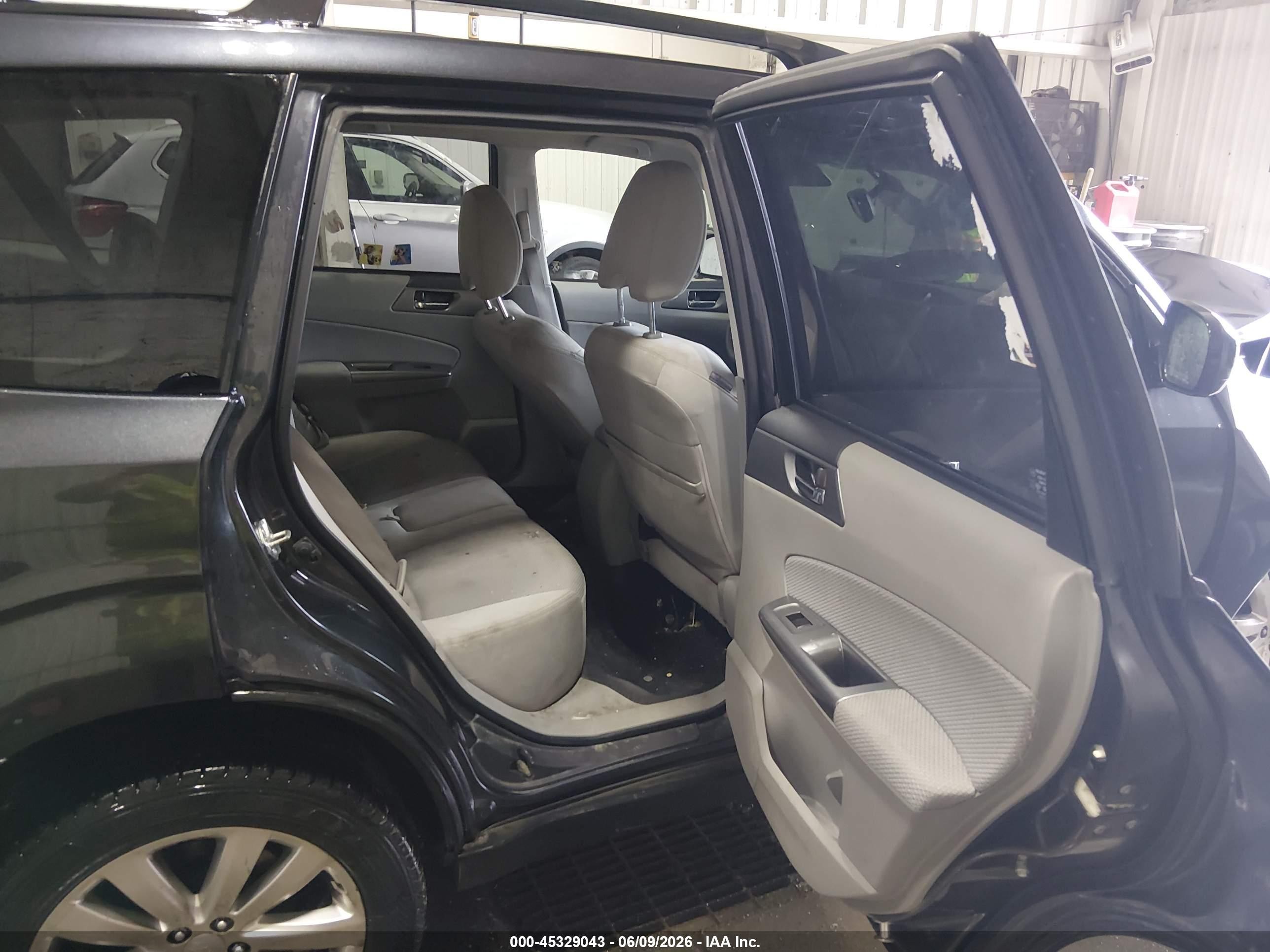 2012 Subaru Forester 2.5x Premium Black vin: JF2SHBDC5CH429305
