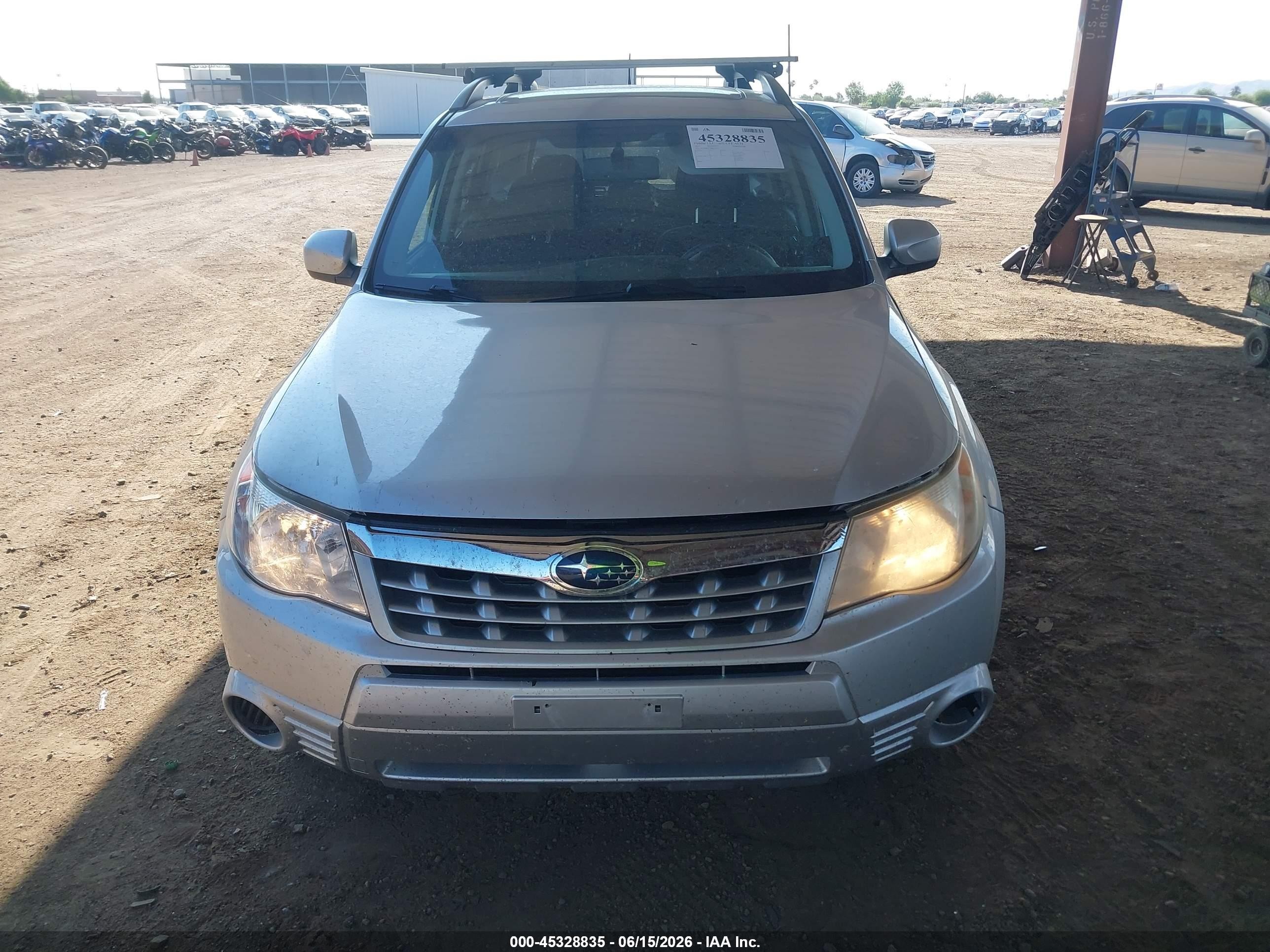 2011 Subaru Forester 2.5x Premium Silver vin: JF2SHBDC6BH760733