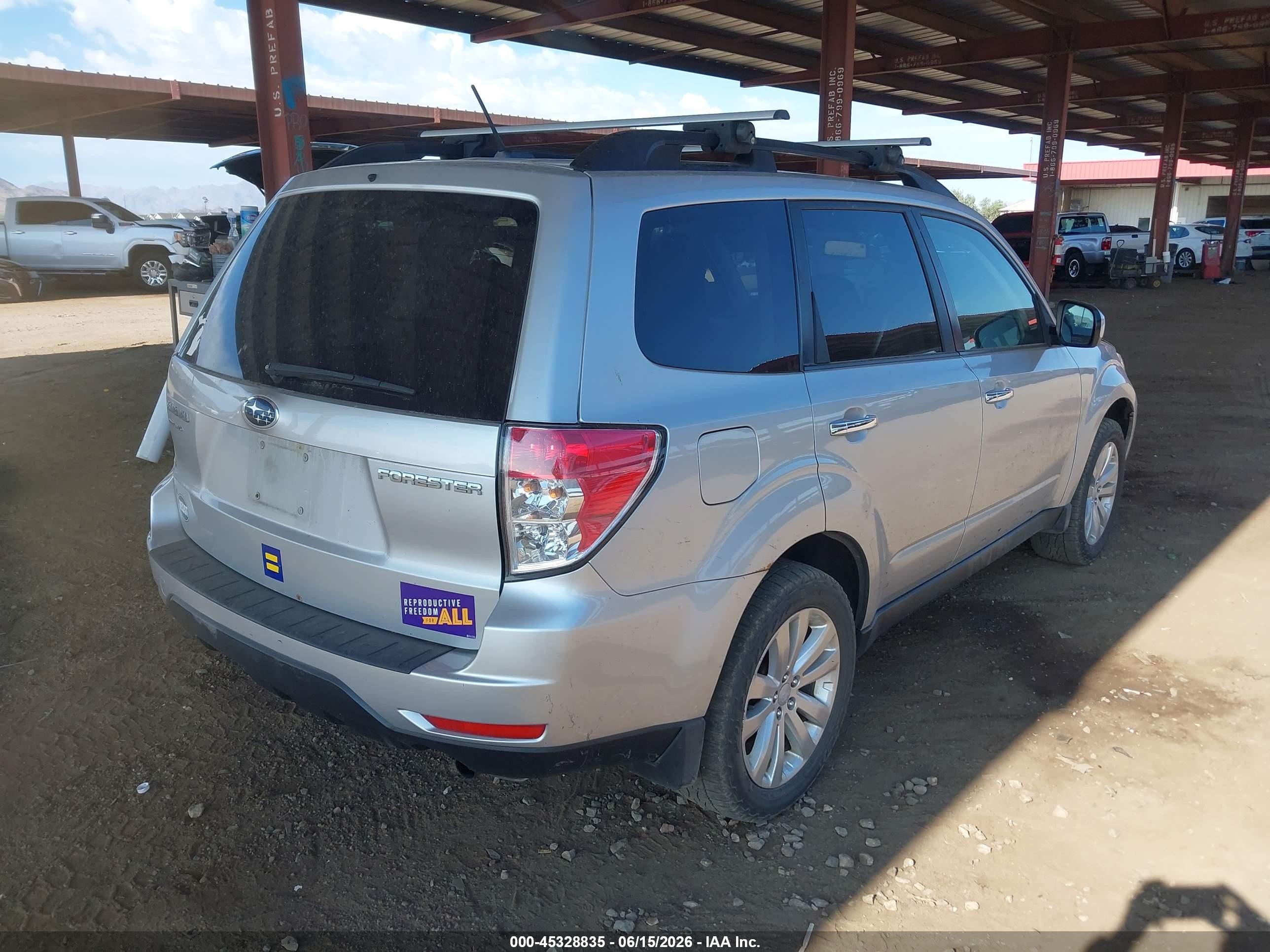 2011 Subaru Forester 2.5x Premium Silver vin: JF2SHBDC6BH760733