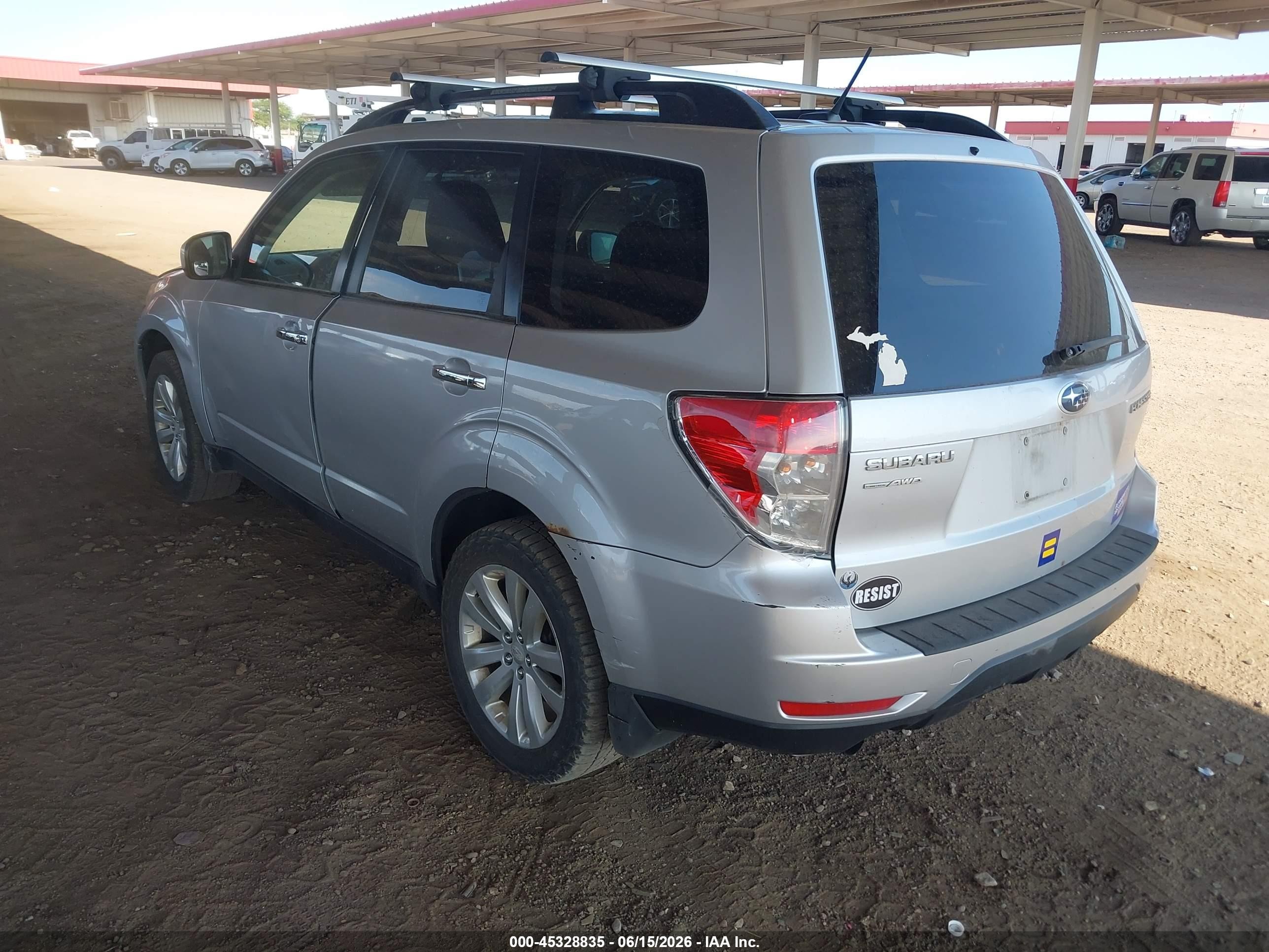 2011 Subaru Forester 2.5x Premium Silver vin: JF2SHBDC6BH760733
