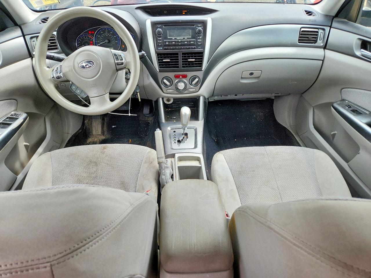 2011 Subaru Forester Silver vin: JF2SHBDC6BH763843