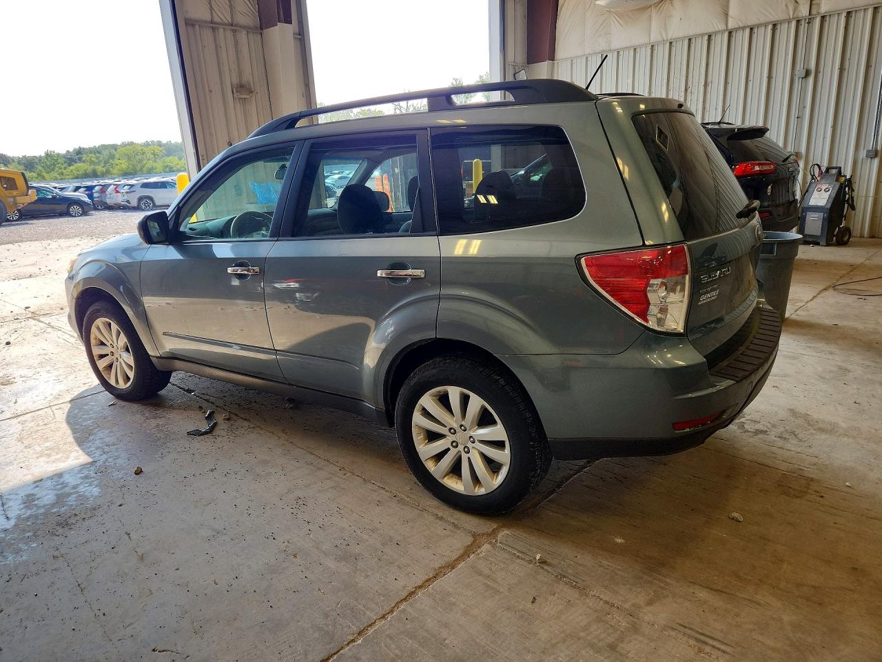 2011 Subaru Forester 2.5x Premium Blue vin: JF2SHBDC6BH767214