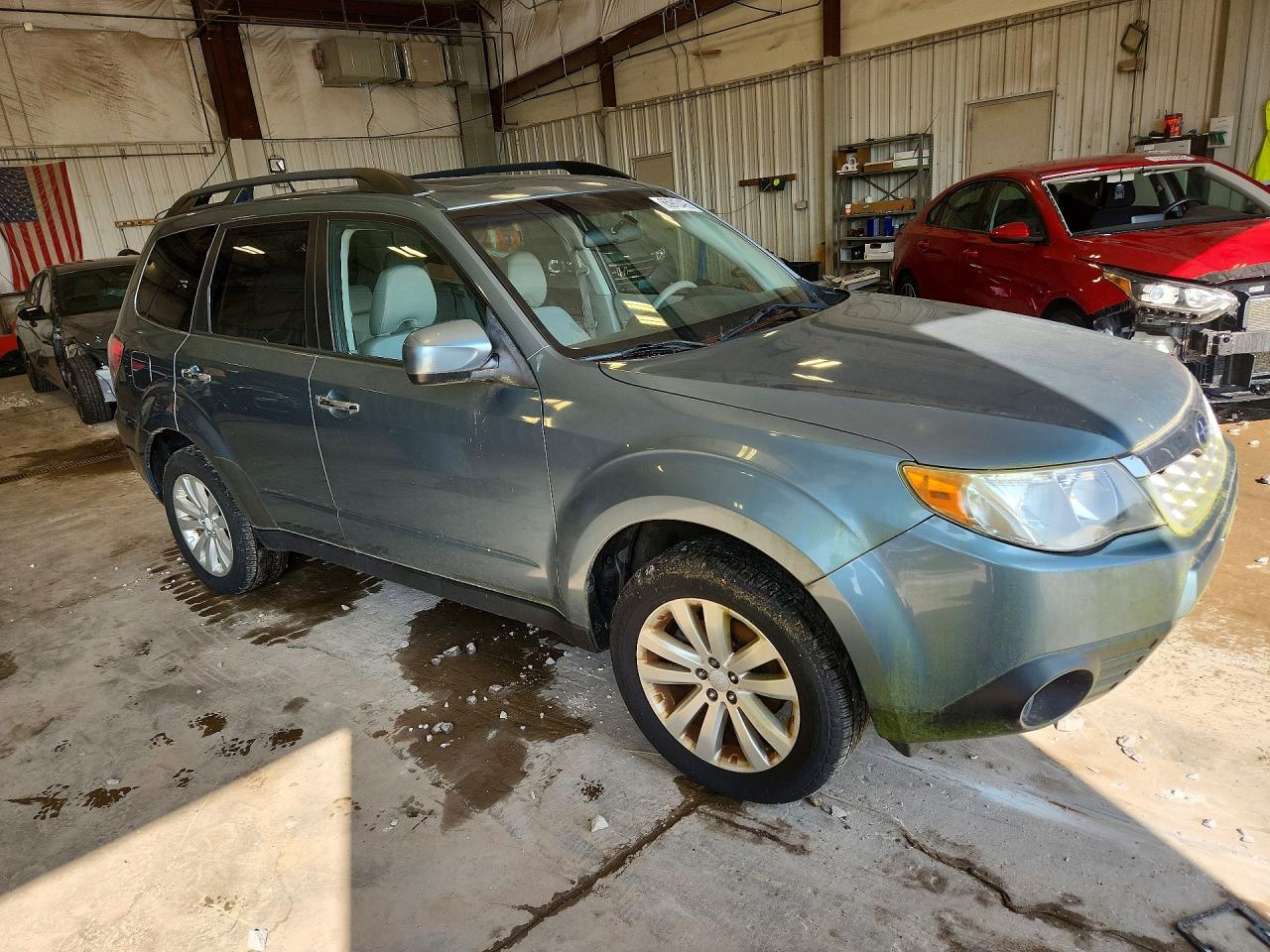 2011 Subaru Forester 2.5x Premium Blue vin: JF2SHBDC6BH767214