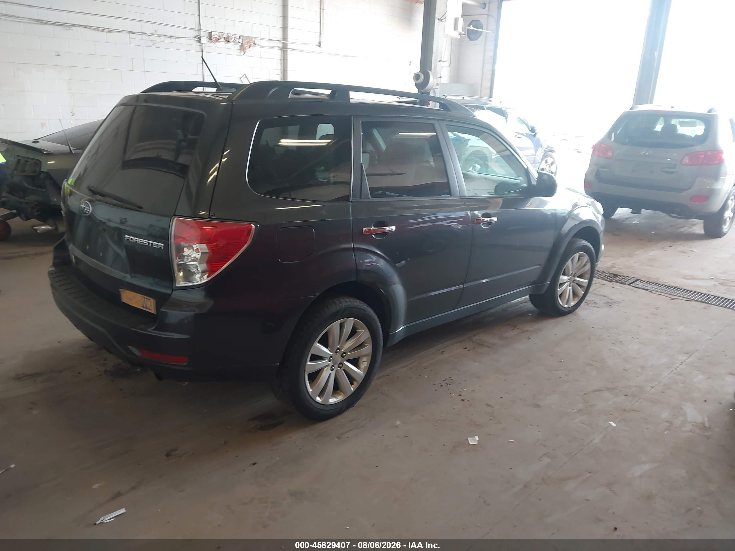 2011 Subaru Forester 2.5x Premium Gray vin: JF2SHBDC7BH707572