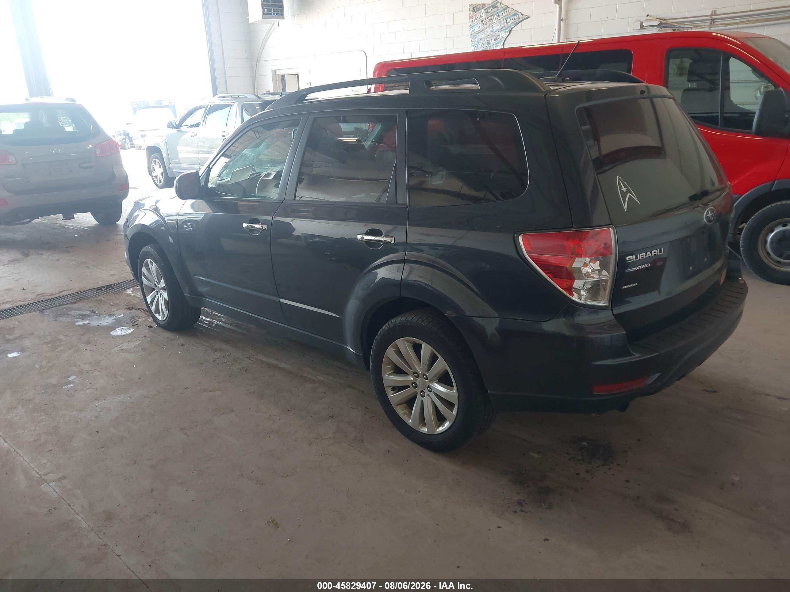 2011 Subaru Forester 2.5x Premium Gray vin: JF2SHBDC7BH707572
