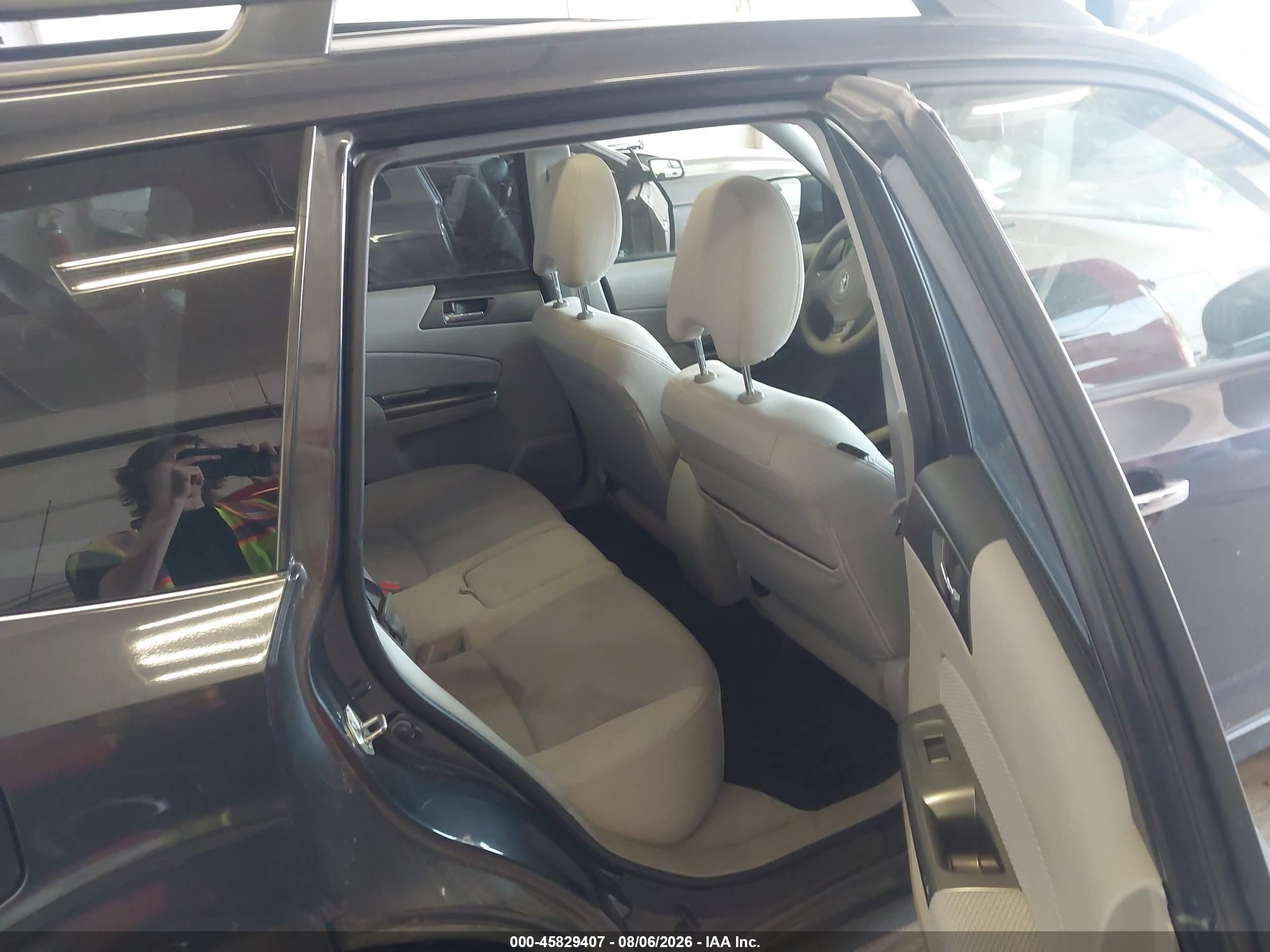 2011 Subaru Forester 2.5x Premium Gray vin: JF2SHBDC7BH707572