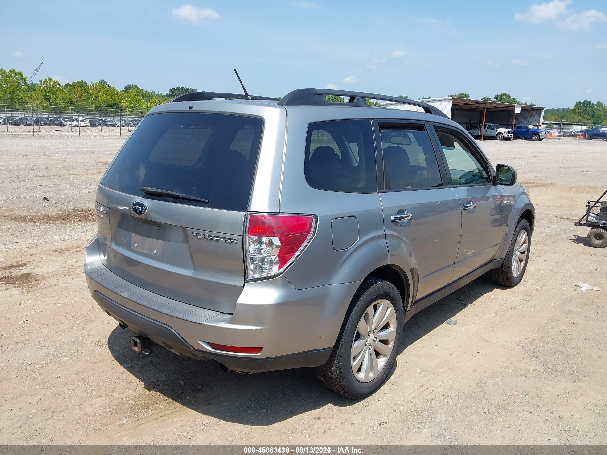 2011 Subaru Forester 2.5x Premium Silver vin: JF2SHBDC7BH718975