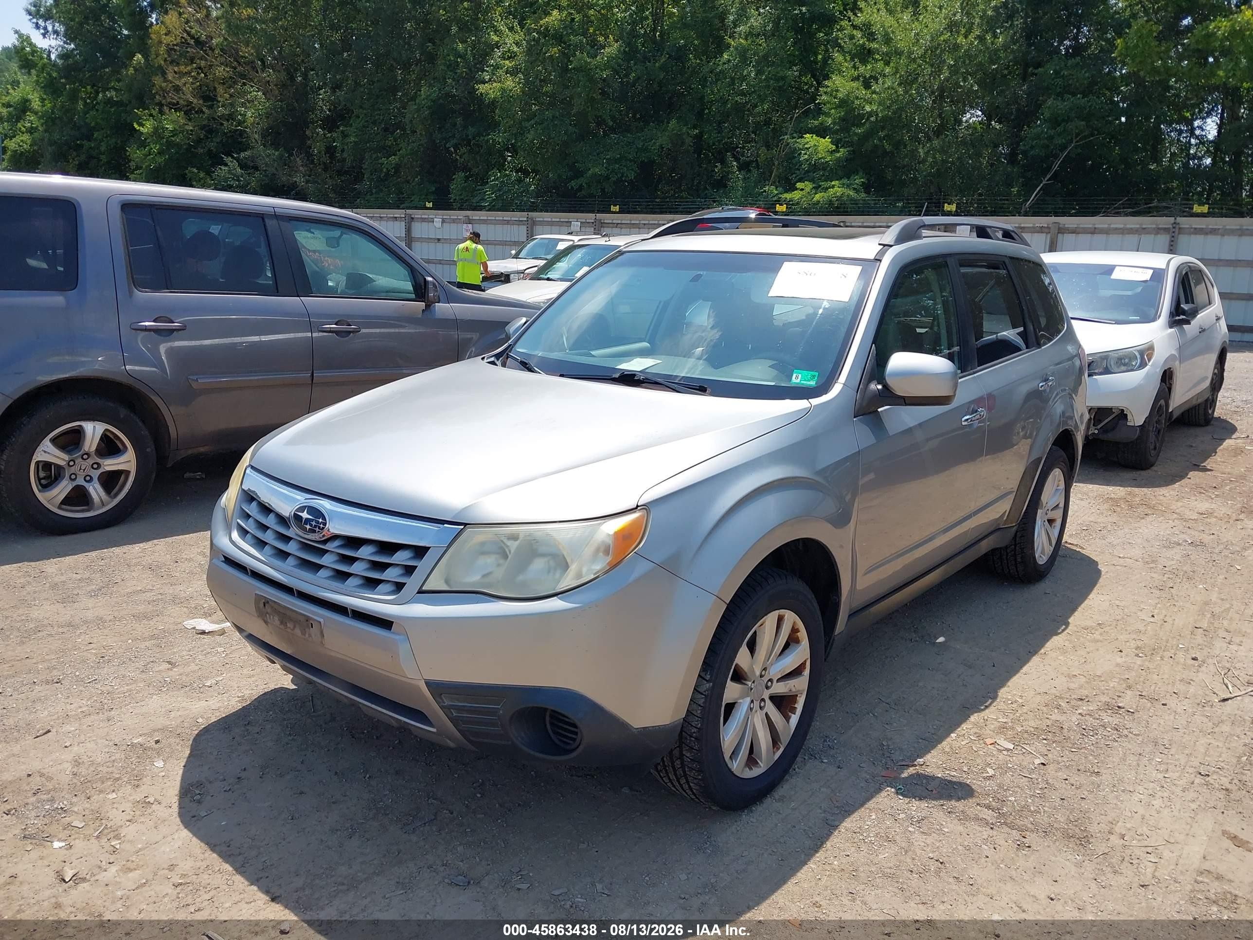 2011 Subaru Forester 2.5x Premium Silver vin: JF2SHBDC7BH718975