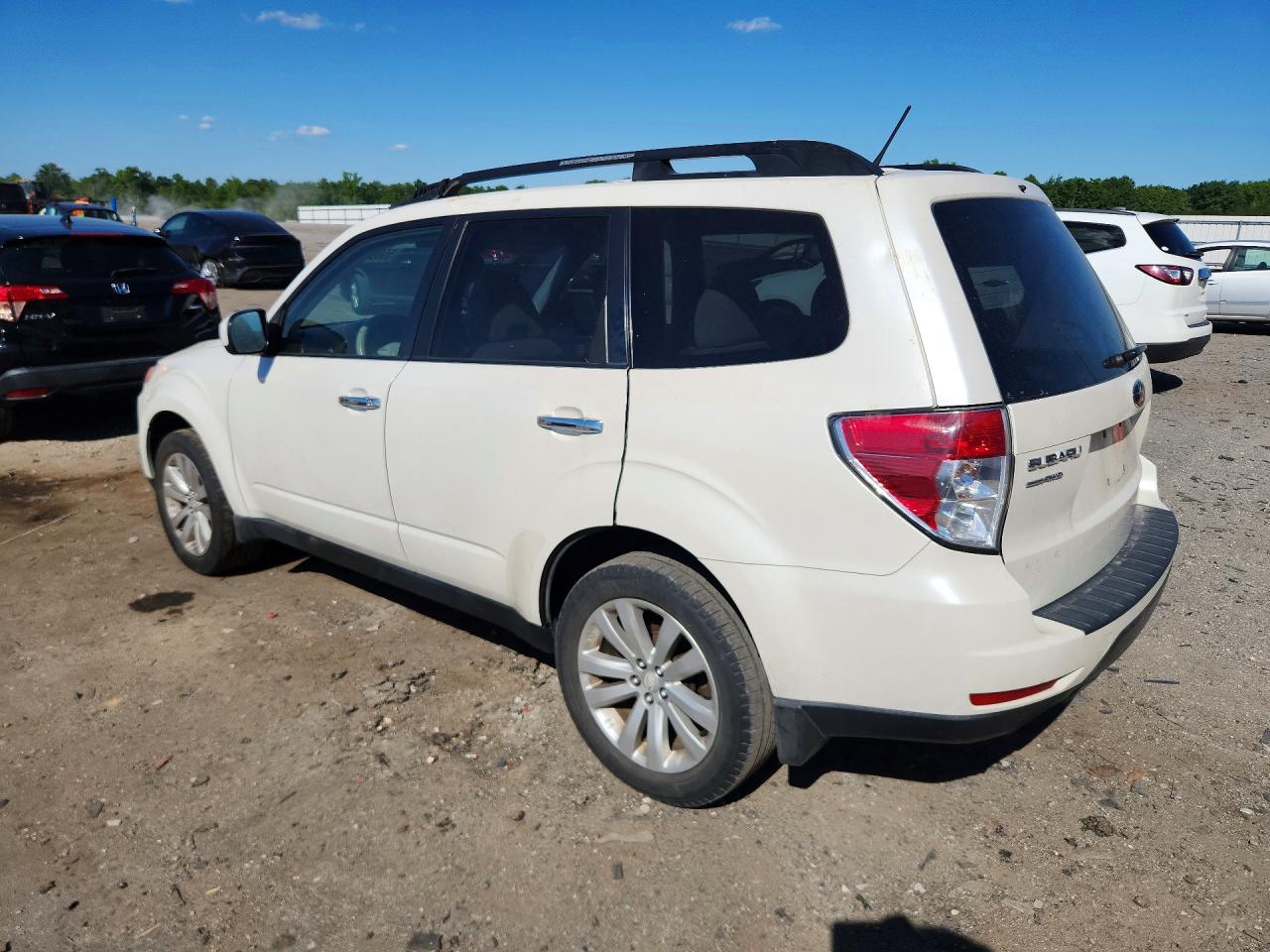 2011 Subaru Forester White vin: JF2SHBDC7BH720659