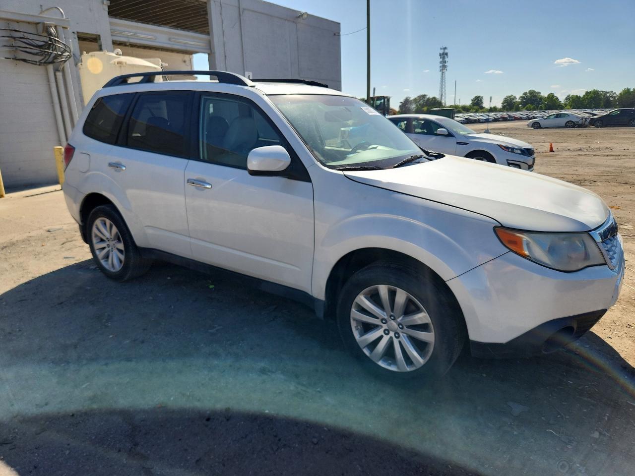 2011 Subaru Forester White vin: JF2SHBDC7BH720659