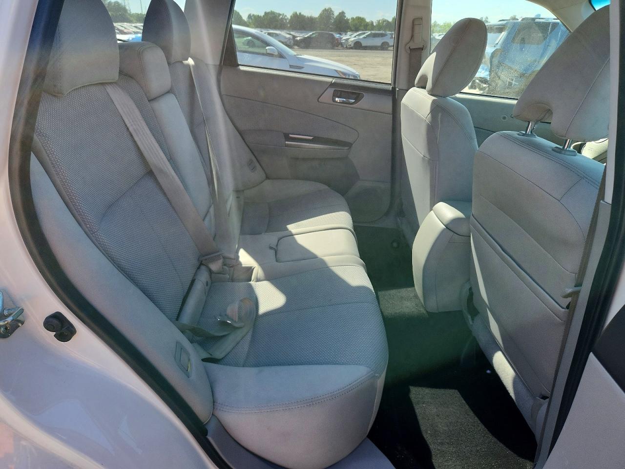 2011 Subaru Forester White vin: JF2SHBDC7BH720659