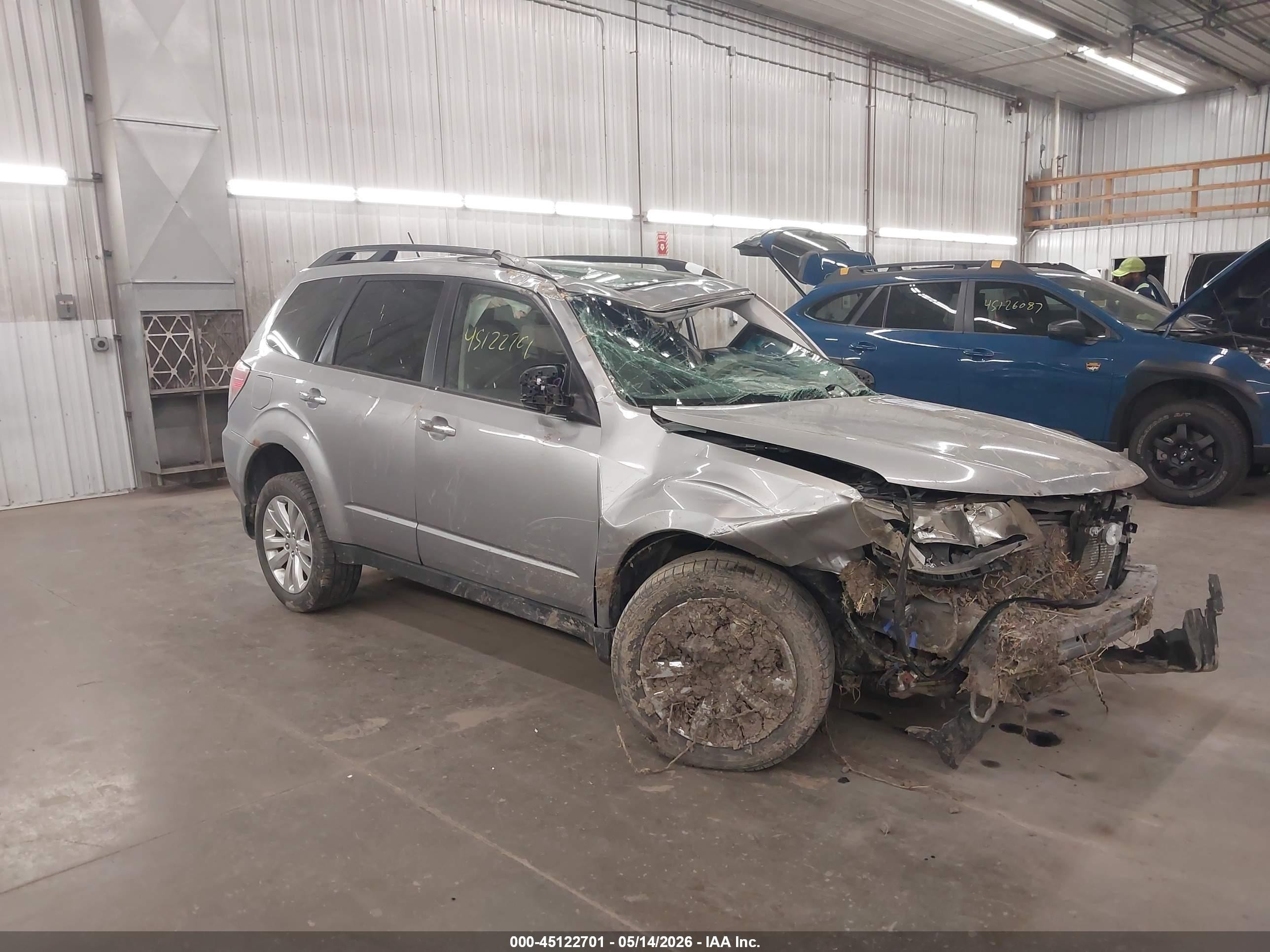 2011 Subaru Forester 2.5x Premium Silver vin: JF2SHBDC7BH725019